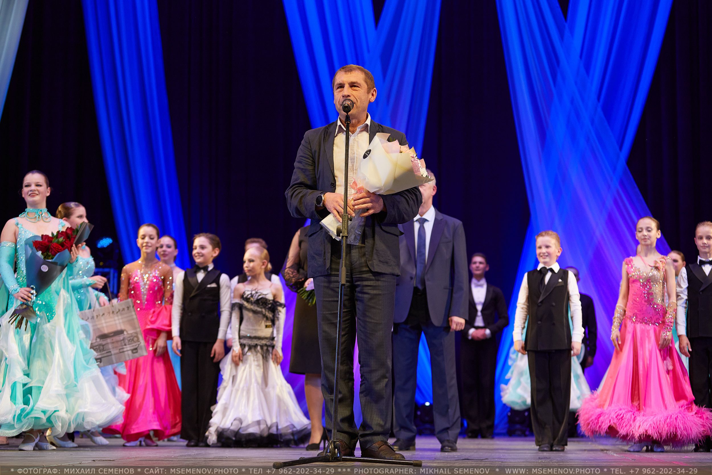 АНОНС фоторепортажа с Концерта Танцевального клуба «Apriori». Photographer for business Mikhail Semenov. Aqua photo studio, photo school