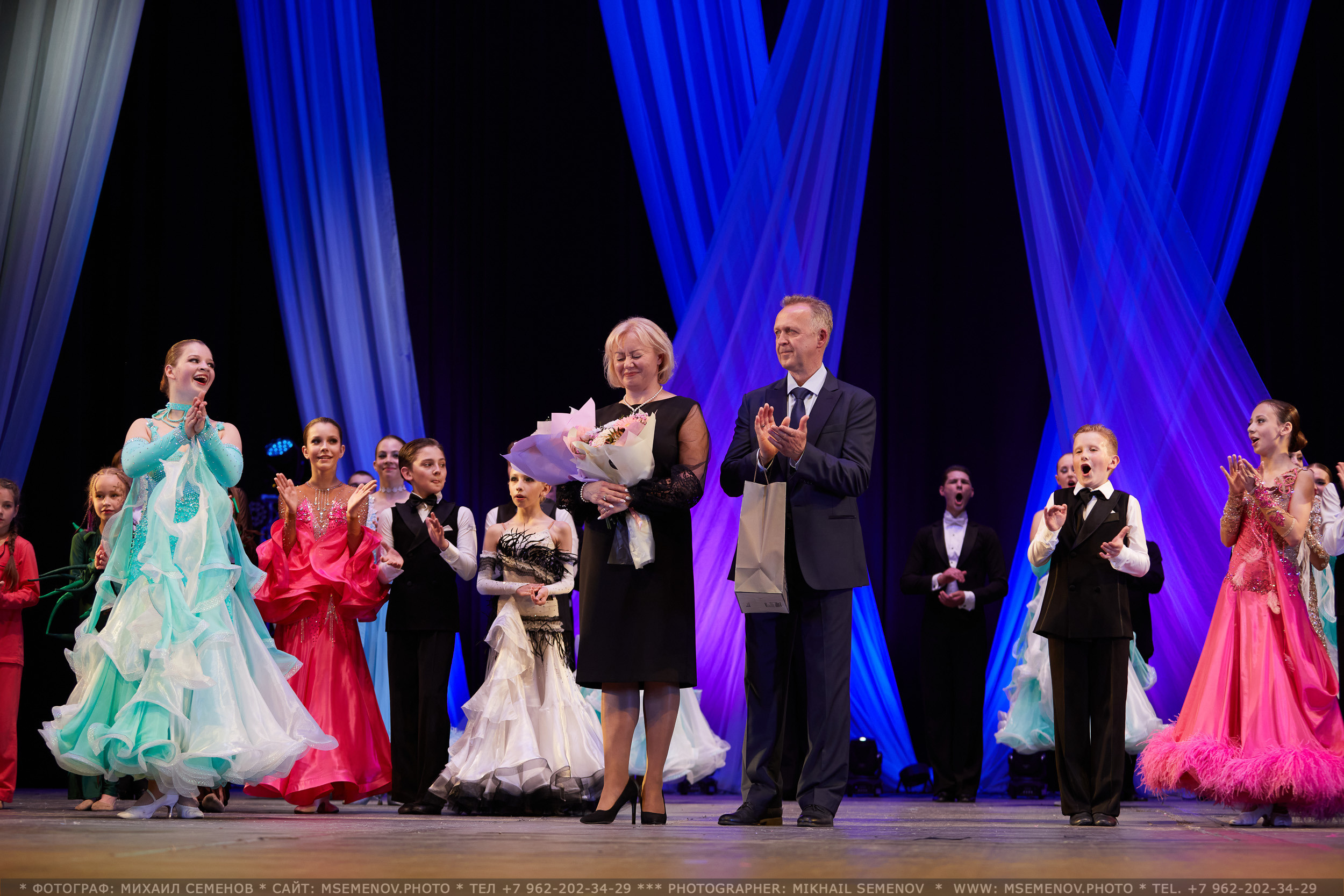 АНОНС фоторепортажа с Концерта Танцевального клуба «Apriori». Photographer for business Mikhail Semenov. Aqua photo studio, photo school