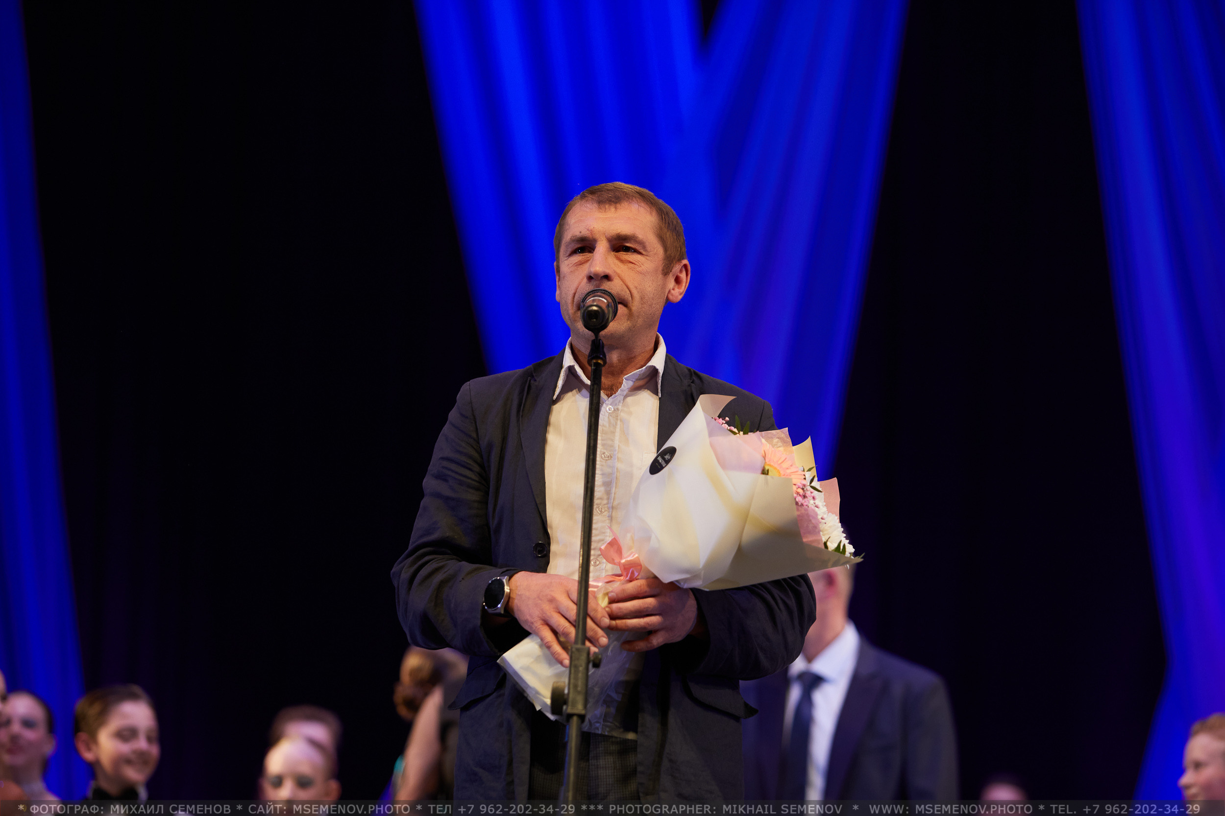 АНОНС фоторепортажа с Концерта Танцевального клуба «Apriori». Photographer for business Mikhail Semenov. Aqua photo studio, photo school