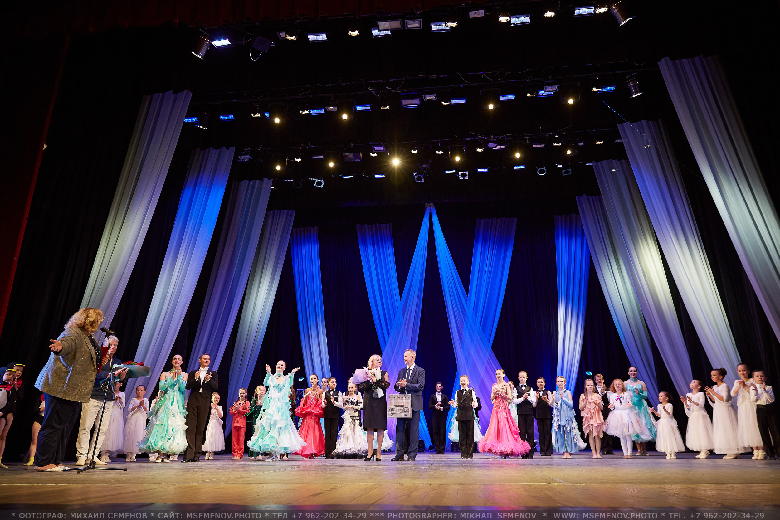 АНОНС фоторепортажа с Концерта Танцевального клуба «Apriori». Photographer for business Mikhail Semenov. Aqua photo studio, photo school