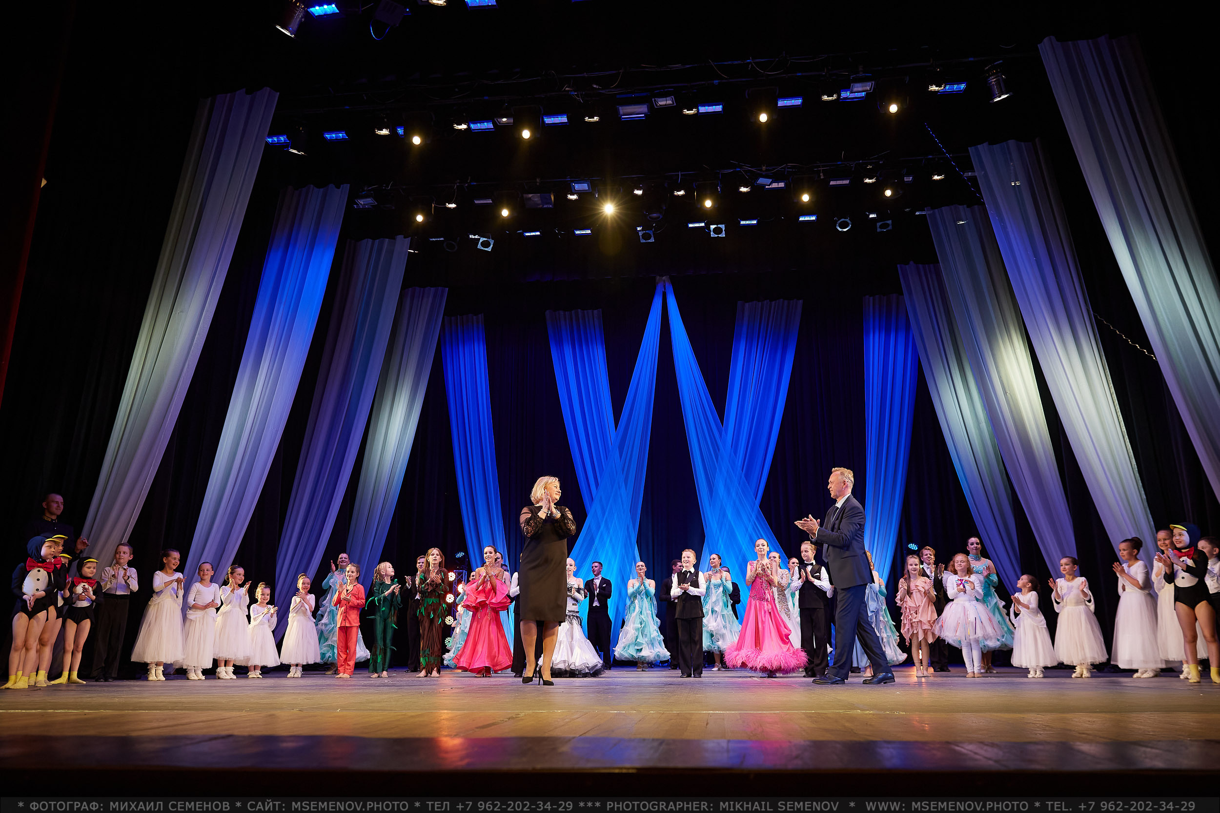 АНОНС фоторепортажа с Концерта Танцевального клуба «Apriori». Photographer for business Mikhail Semenov. Aqua photo studio, photo school