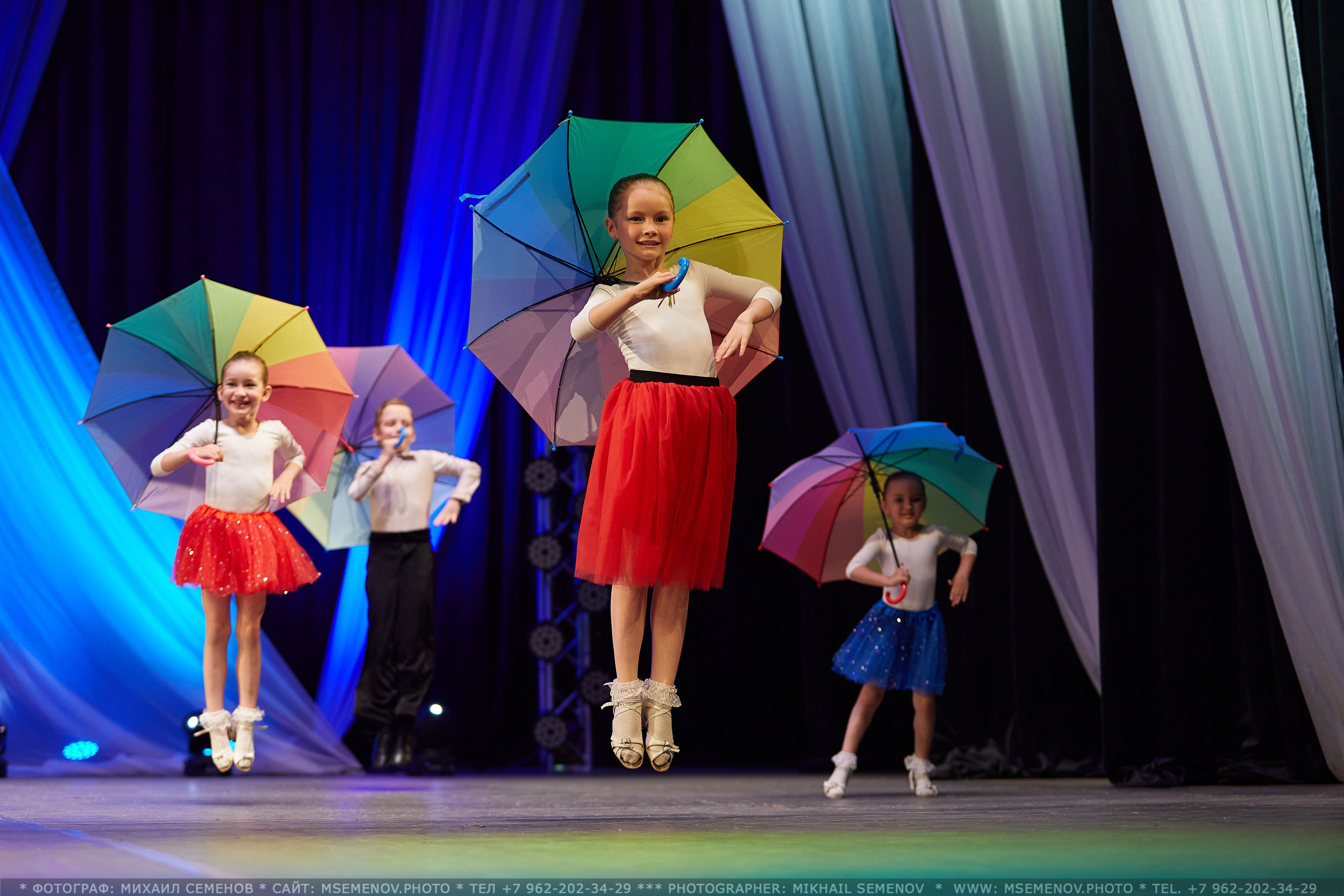 АНОНС фоторепортажа с Концерта Танцевального клуба «Apriori». Photographer for business Mikhail Semenov. Aqua photo studio, photo school