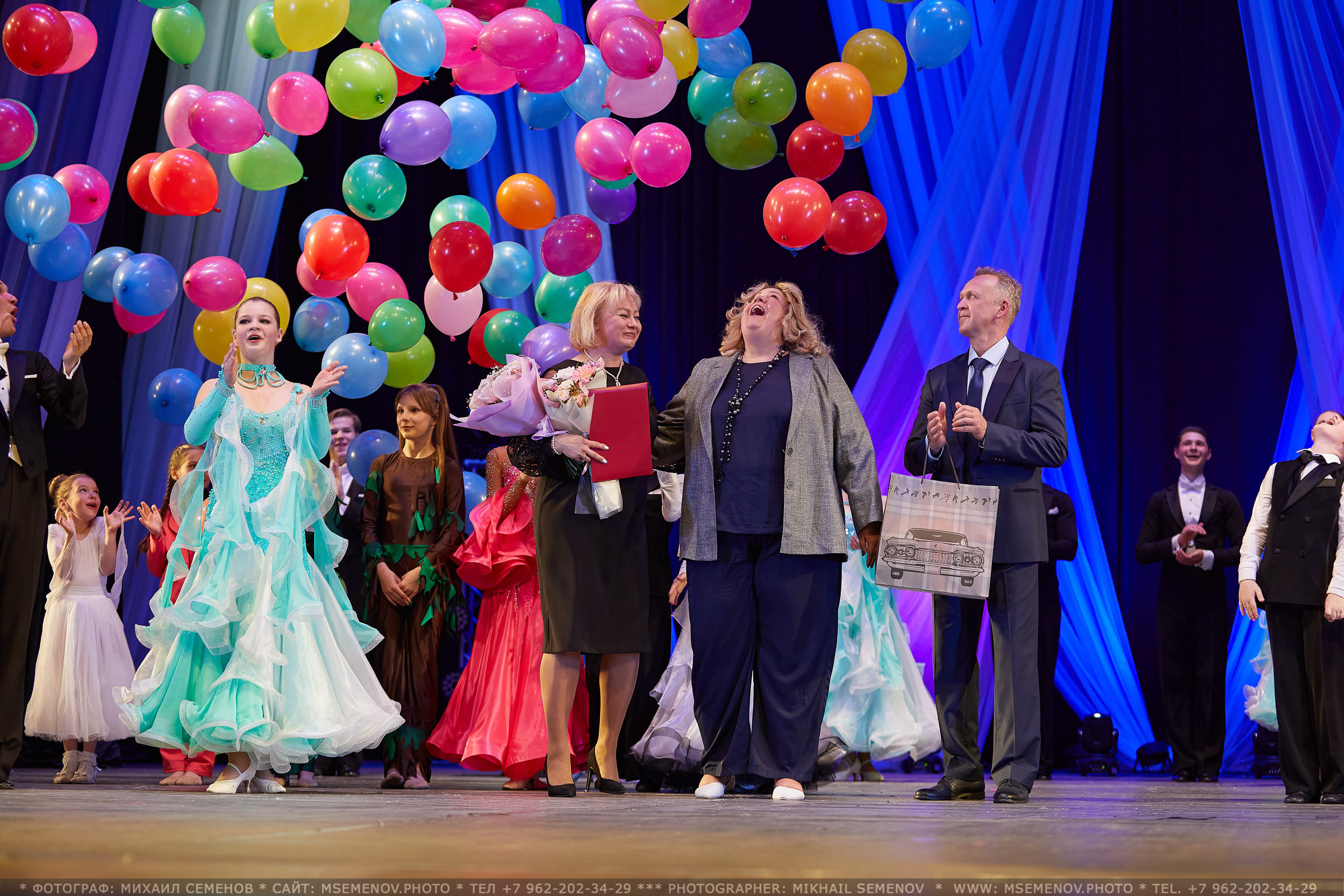 АНОНС фоторепортажа с Концерта Танцевального клуба «Apriori». Photographer for business Mikhail Semenov. Aqua photo studio, photo school