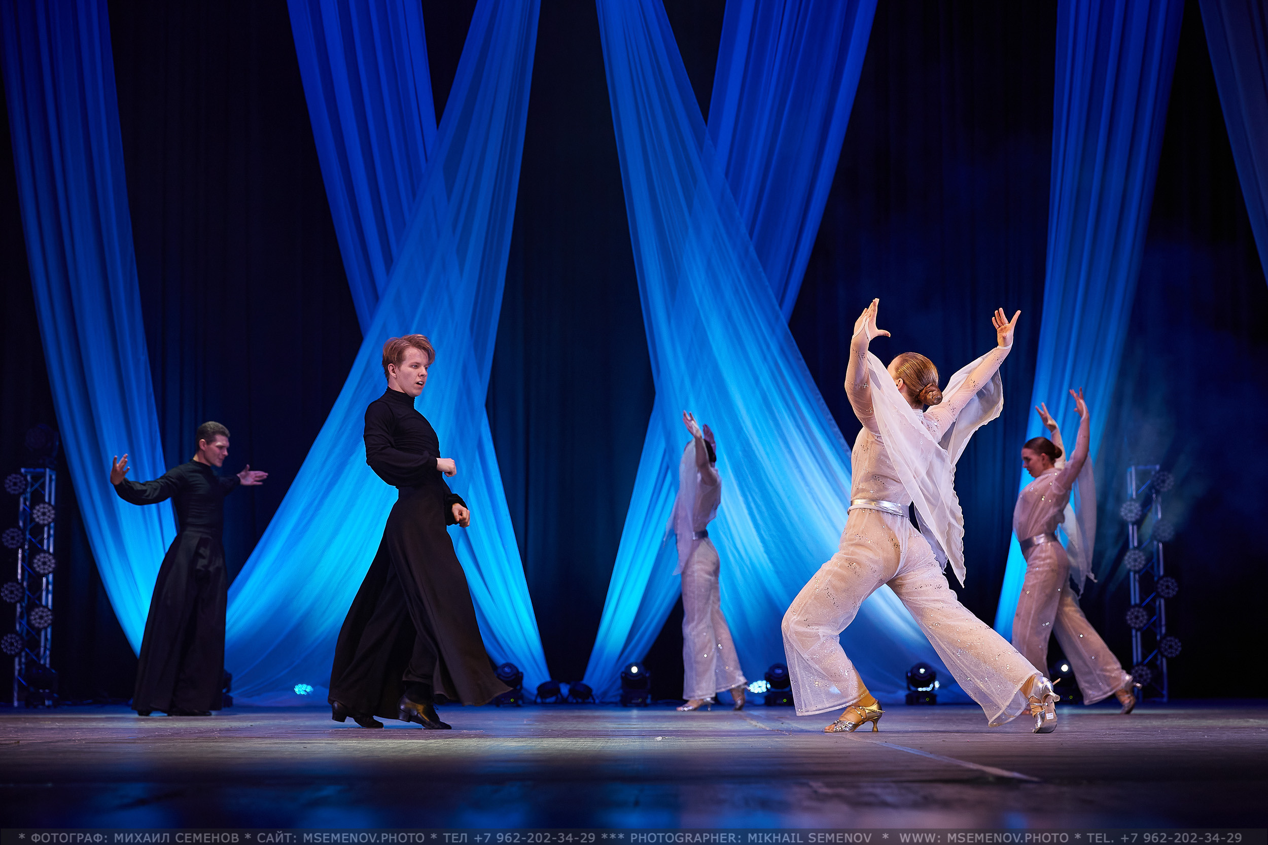 АНОНС фоторепортажа с Концерта Танцевального клуба «Apriori». Photographer for business Mikhail Semenov. Aqua photo studio, photo school