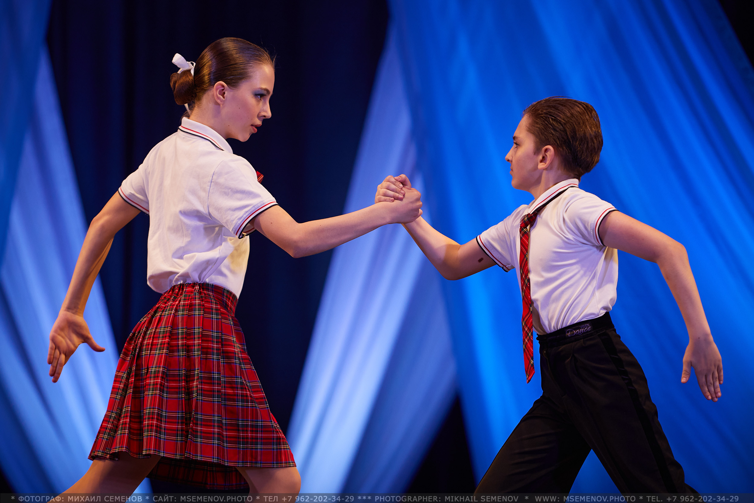 АНОНС фоторепортажа с Концерта Танцевального клуба «Apriori». Photographer for business Mikhail Semenov. Aqua photo studio, photo school