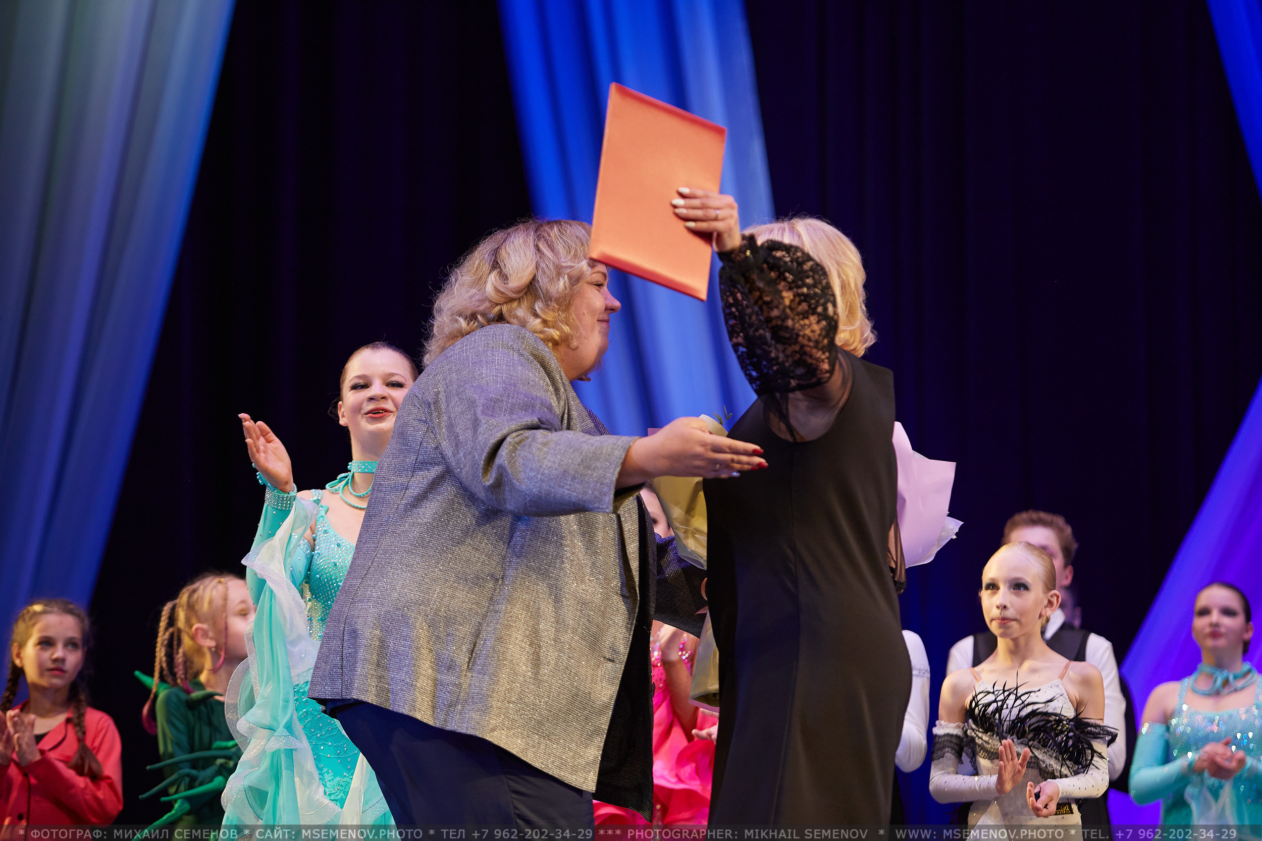 АНОНС фоторепортажа с Концерта Танцевального клуба «Apriori». Photographer for business Mikhail Semenov. Aqua photo studio, photo school