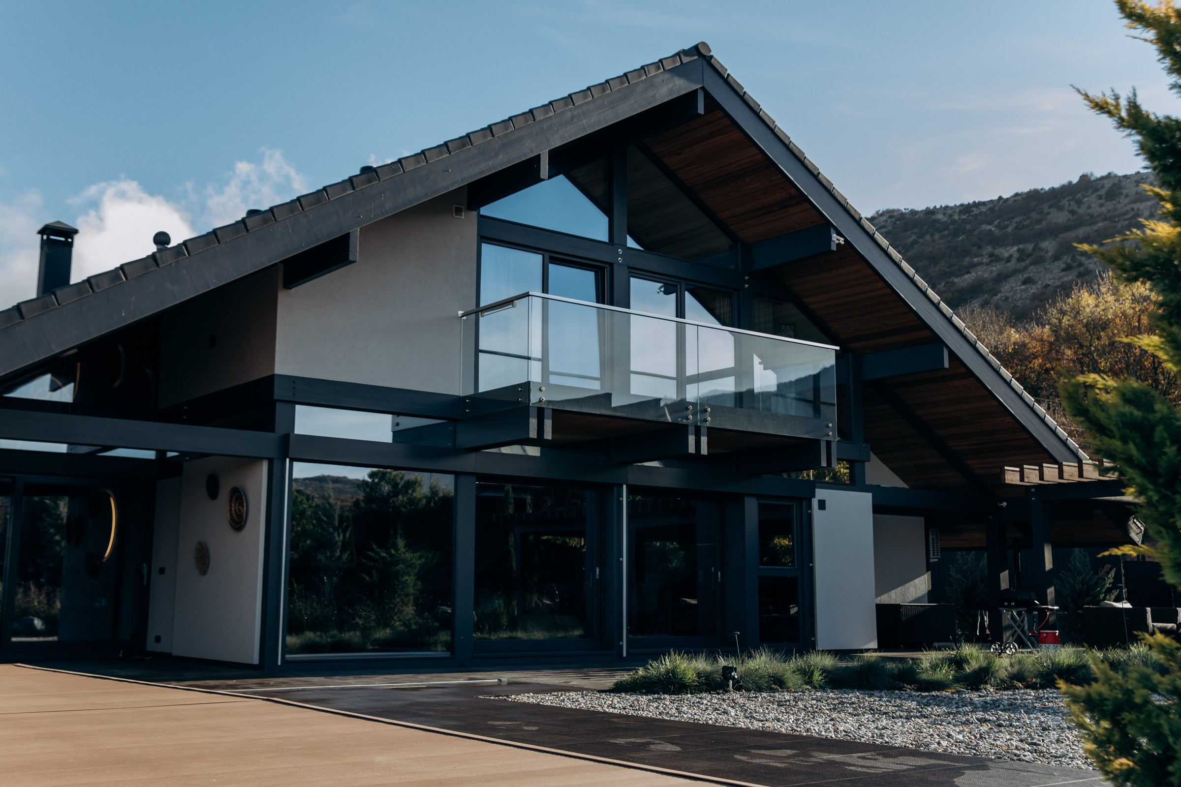 Съёмка для компании INTEQ HAUS из Москвы. Фотограф в Крыму — Федор зайцев. Свадебная, семейная и портретная съёмка. Фотографии для контента, для бизнеса. Корпоративная съёмка
