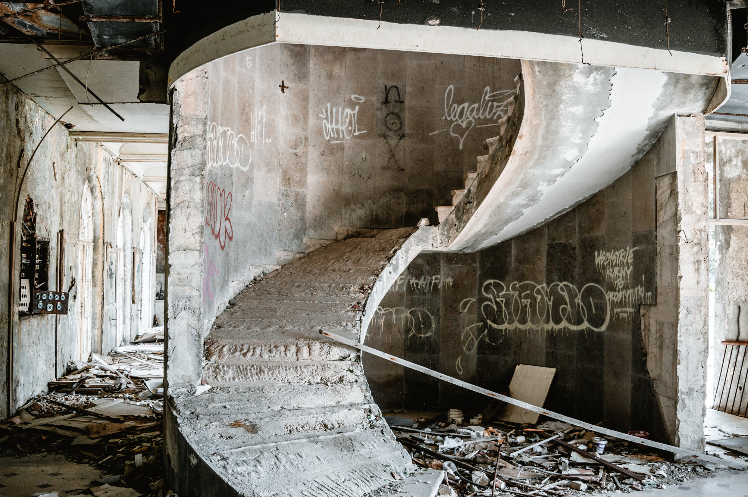 Балканы: Будапешт, Белград, Бухарест, Пловдив, Скопье, Тирана, Будва. Фотограф в Хабаровске. Фотография за 24 часа