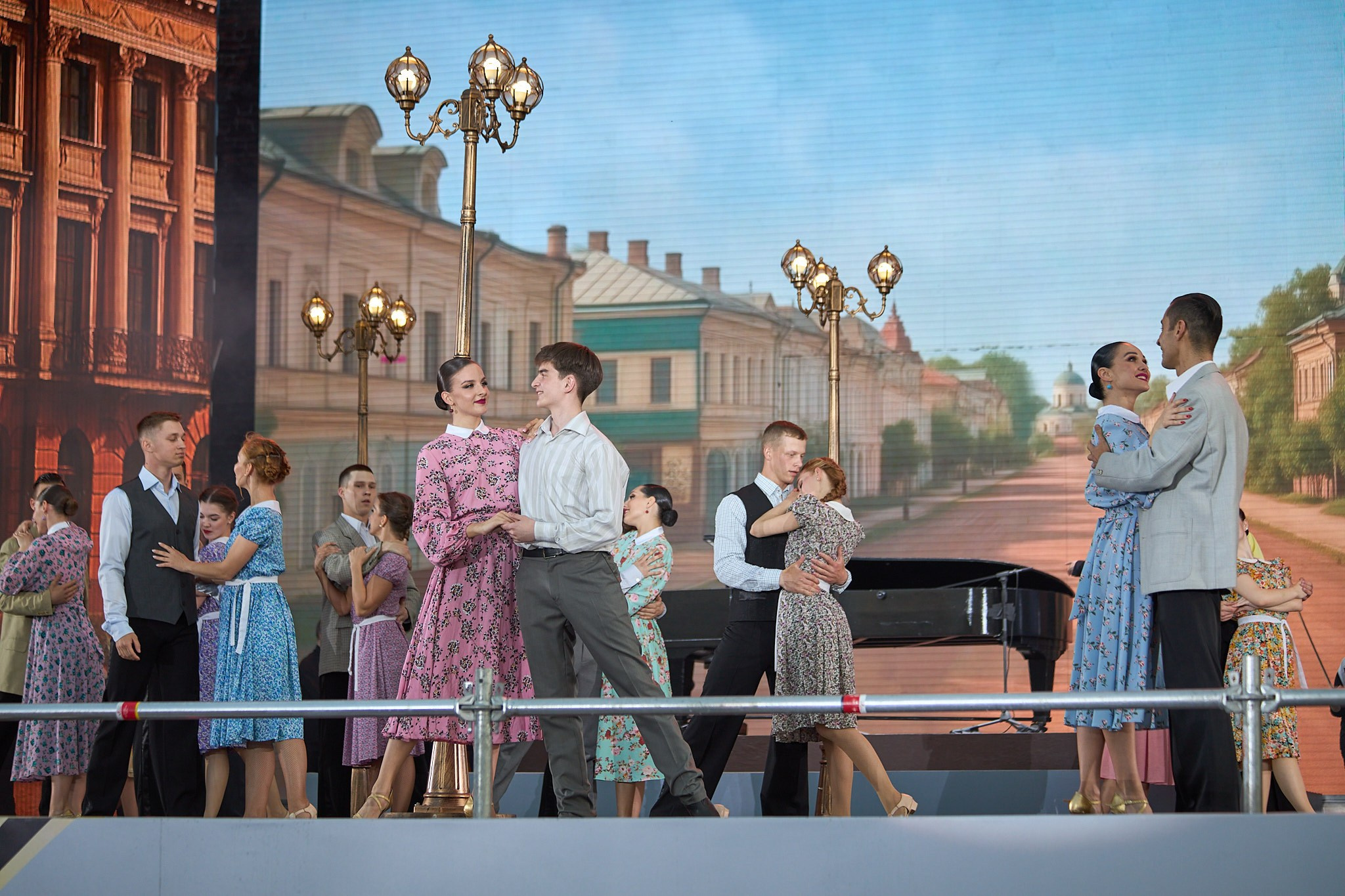 Концерт 9 мая 2025 года на соборной площади. Фотограф Омск | Александр Вандеров