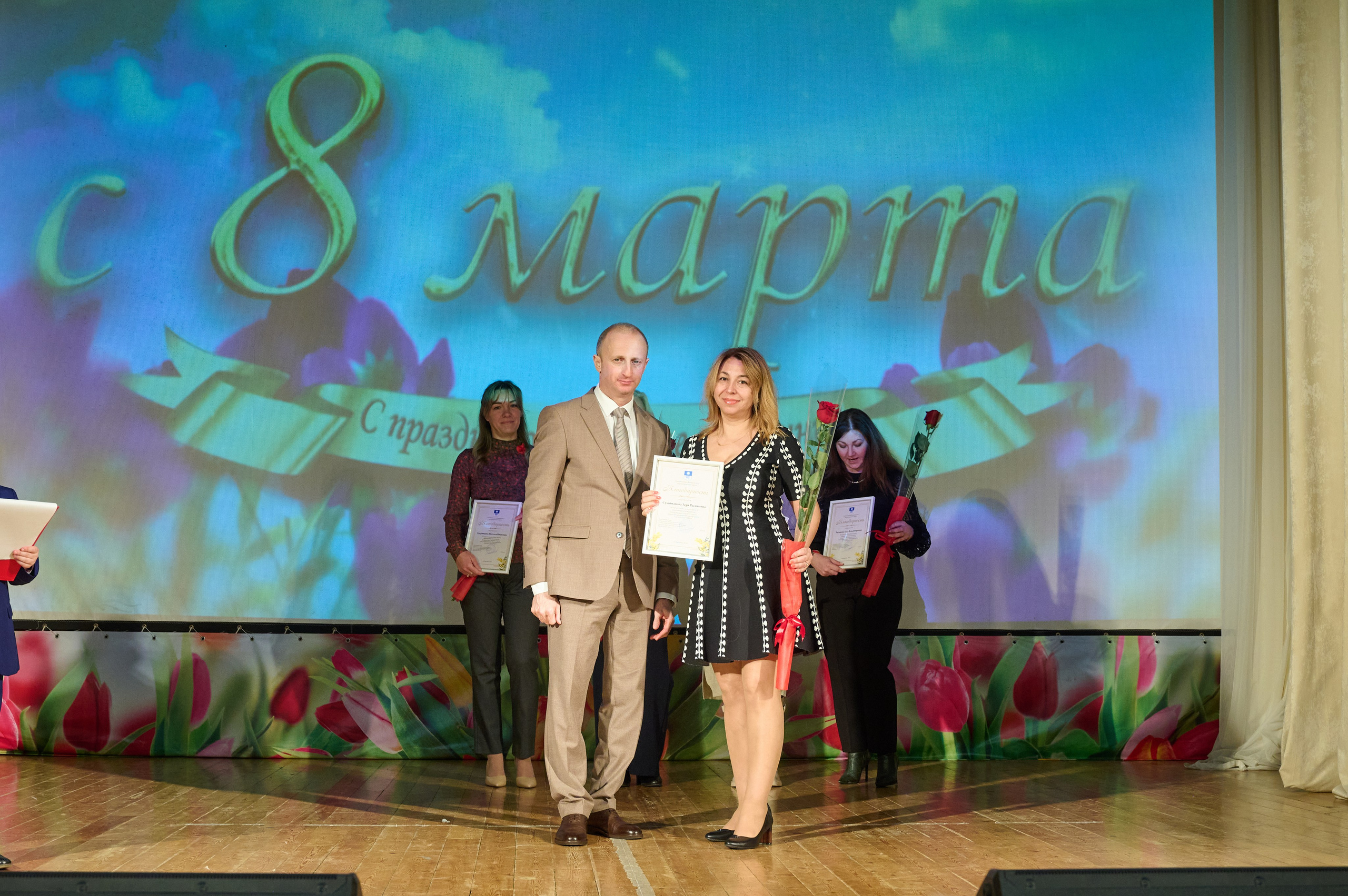 8 марта ДК Кабардинка. Жизнь курорта Кабардинка в фотографиях