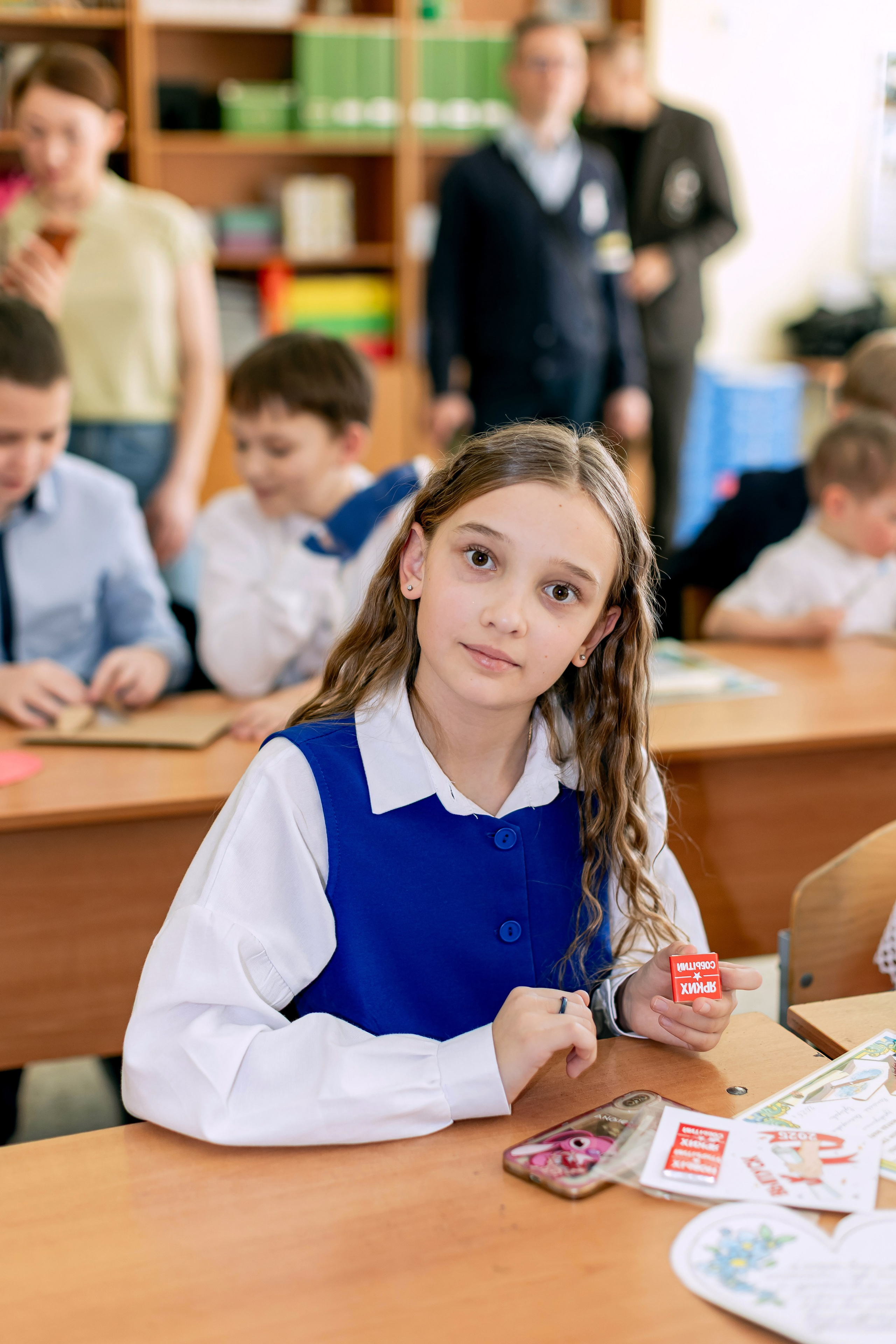 Выпускной в начальной школе в классе. Фотограф и видеограф Москва. Свадебный фотограф, видеограф. Выпускные альбомы. Оживающие альбомы