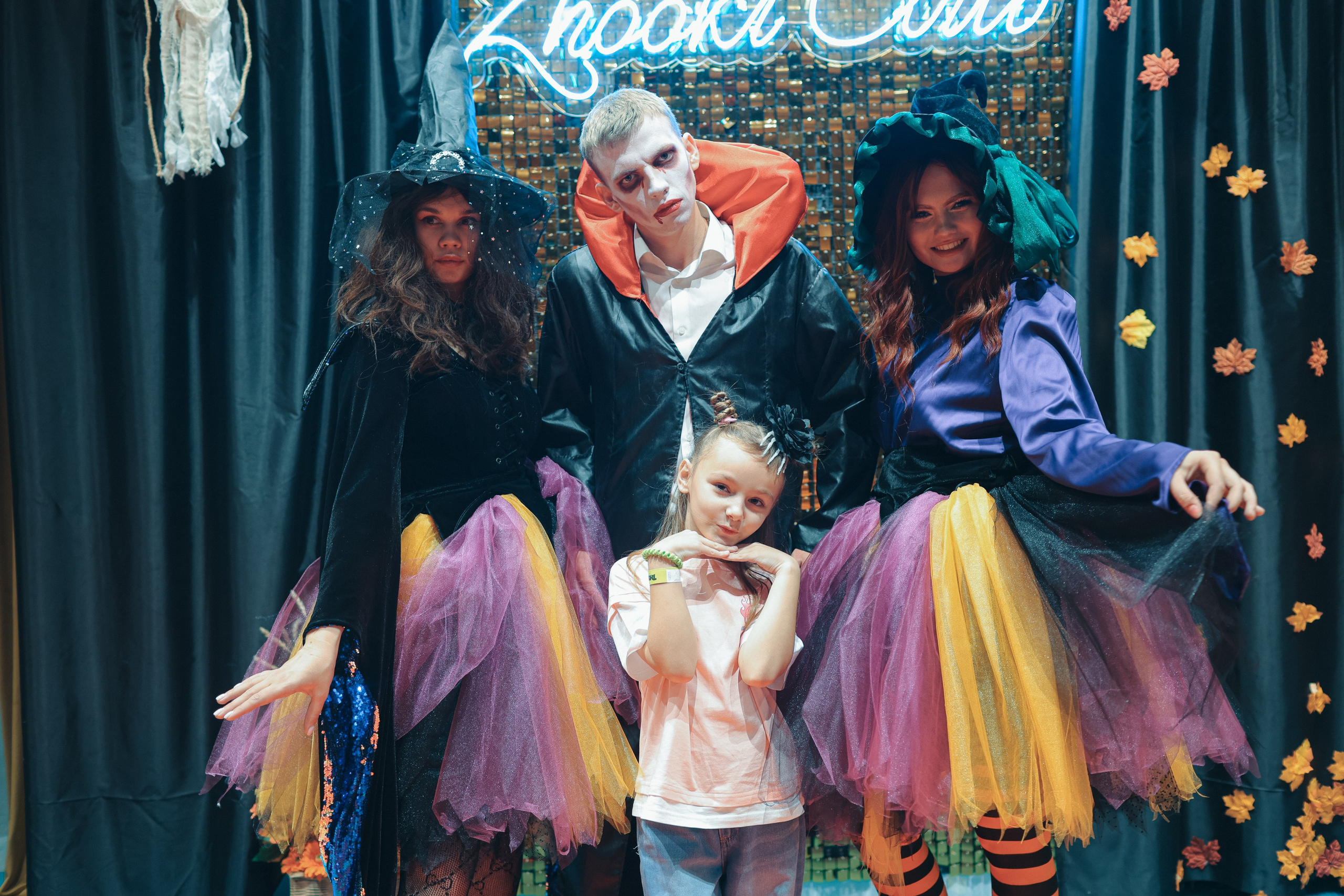 02.11 Halloween в Zhooki Park. Команда специалистов в мире фотографии и видео. Детский фотограф, семейный фотограф