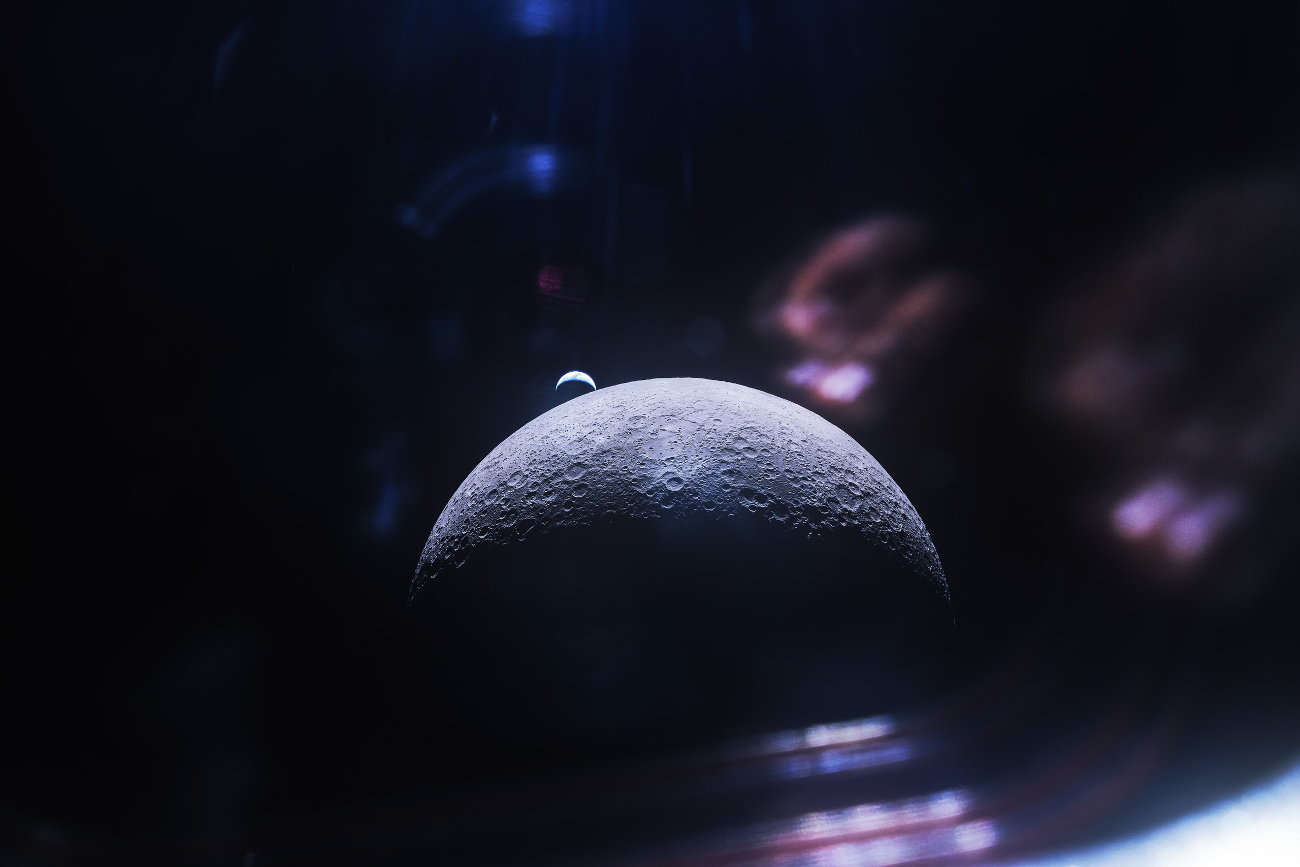 Луна и Земля из космоса - фотосъёмка с борта миссии "Артемида-2" (Artemis II)