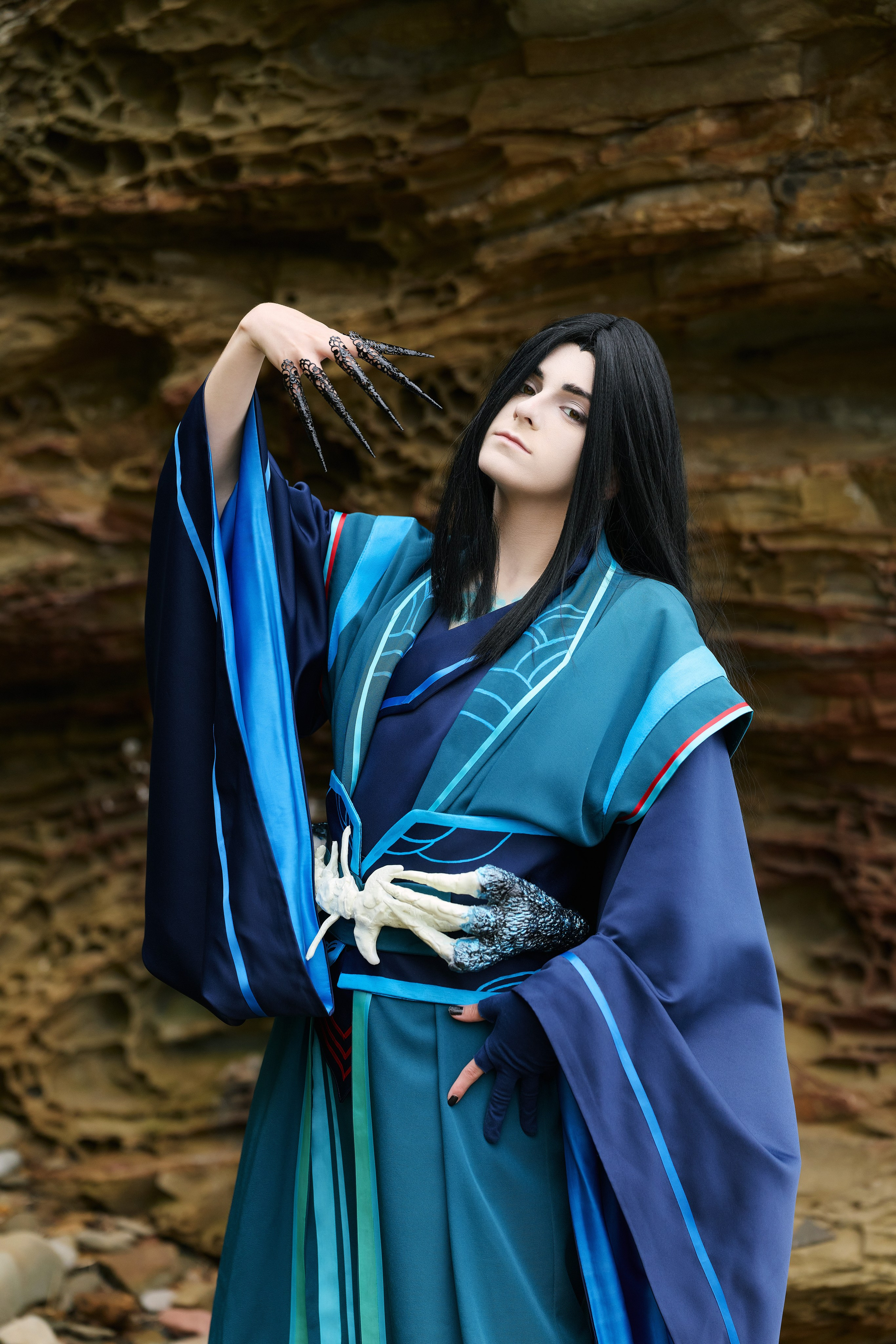 Черновод (Хэ Сюань) из фд "Благословение небожителей" (Heaven Official's Blessing, Tian Guan Cifu, TGCF) - косплей фотосъёмка на море во Владивостоке