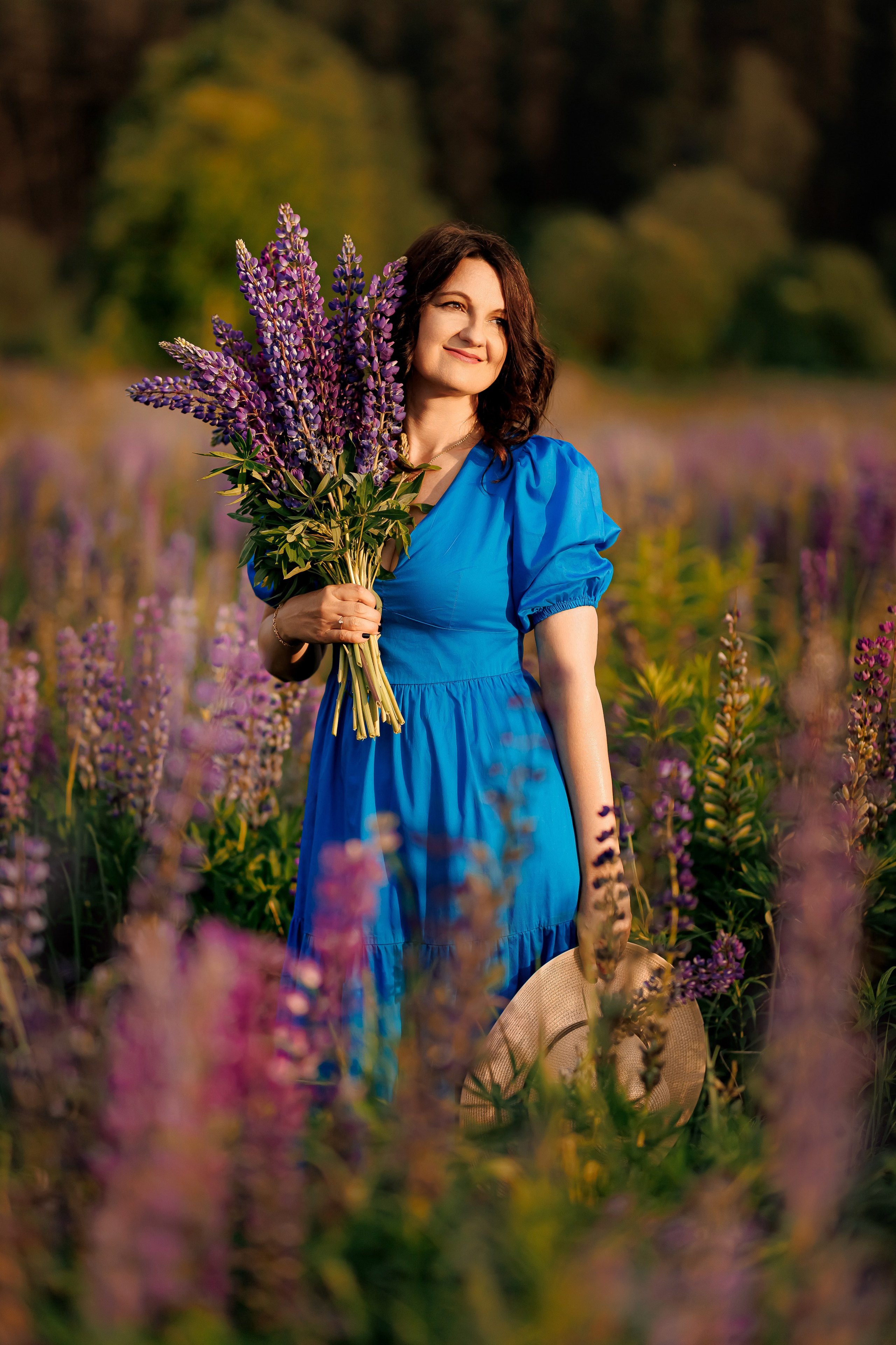 Оксана. Люпины. Семейный и детский фотограф Комина Елена, Власиха, Одинцово