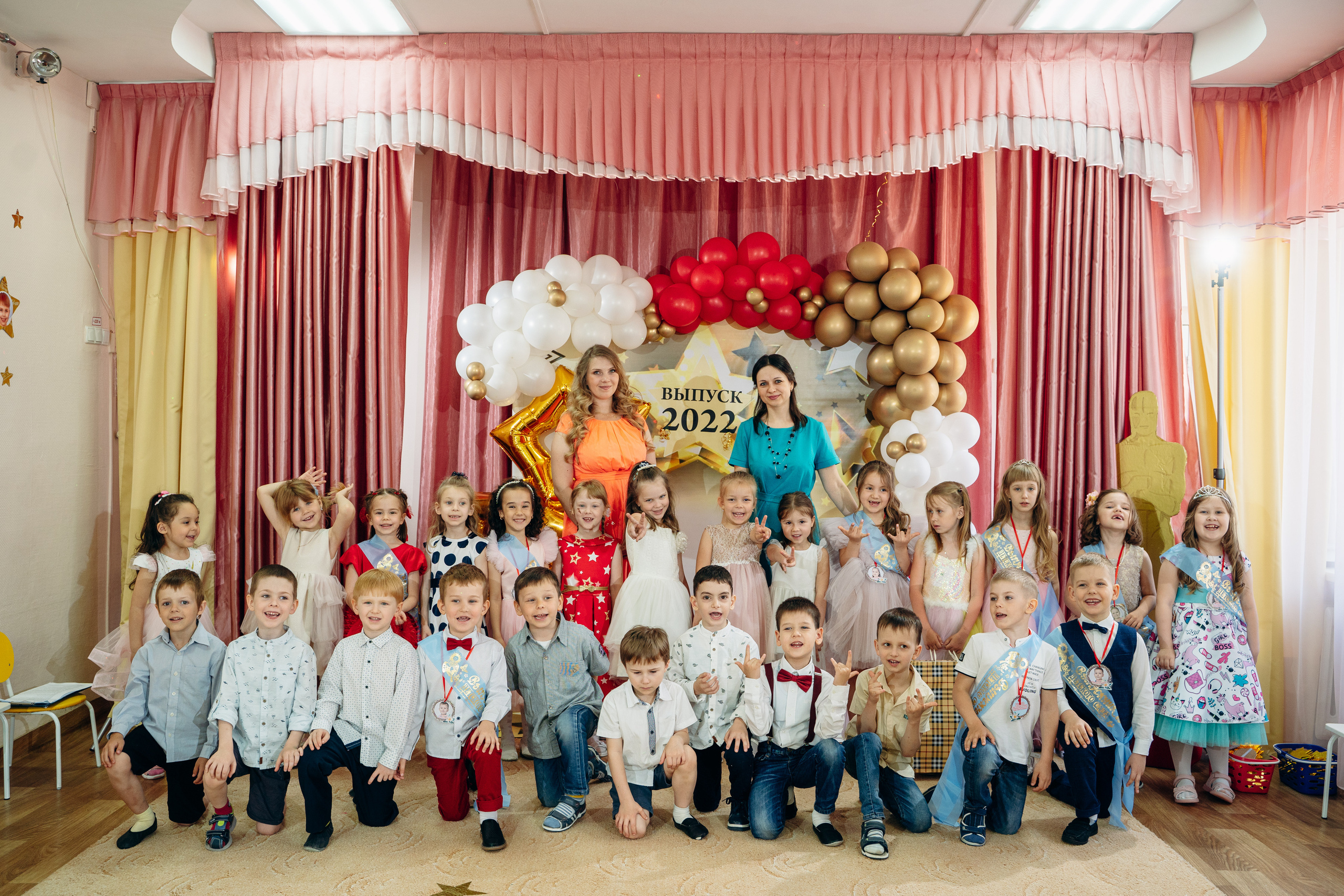 Выпускной в детском саду. Выпускные альбомы для детского сада и школы в Красноярске Мария Русяев