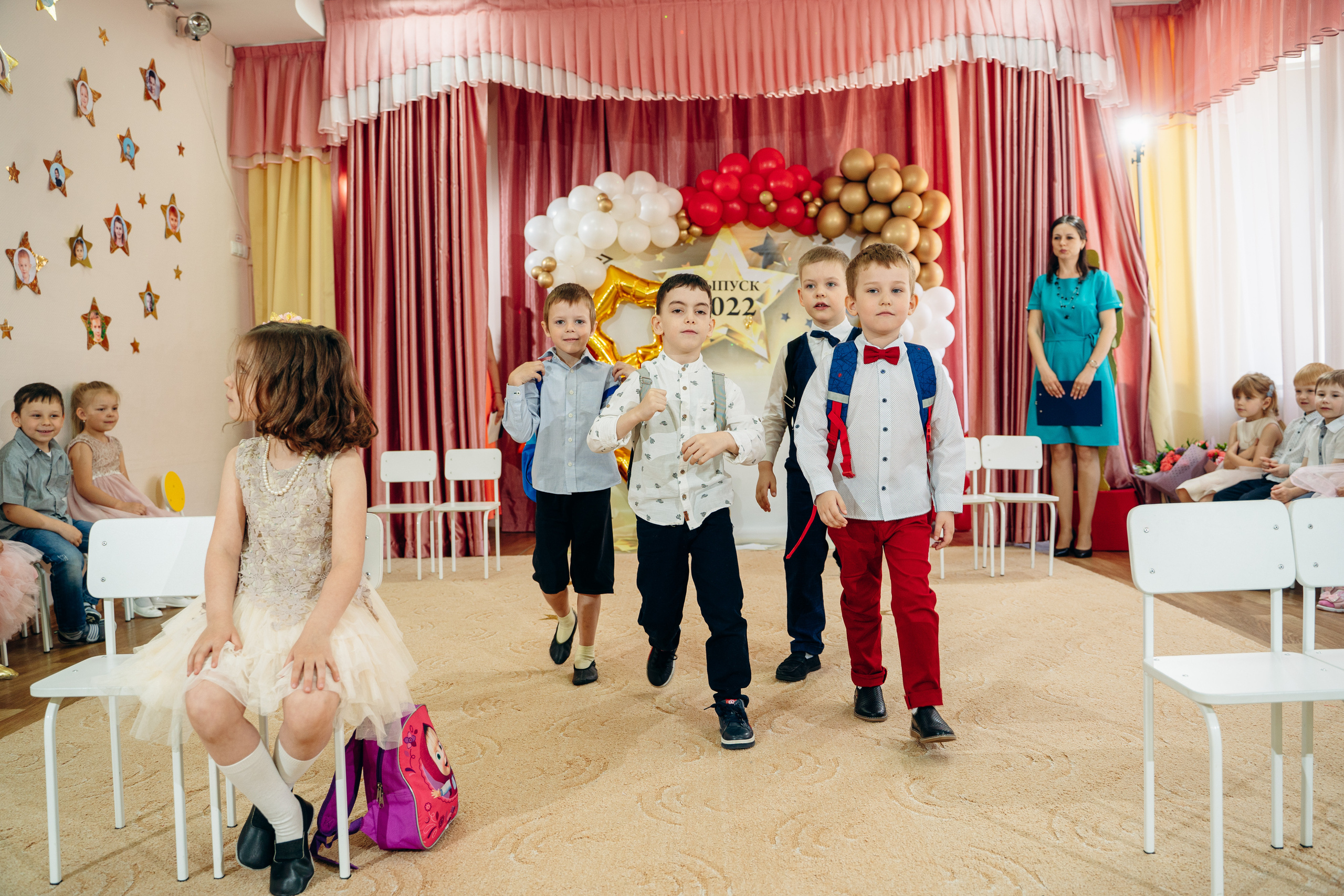 Выпускной в детском саду. Выпускные альбомы для детского сада и школы в Красноярске Мария Русяев