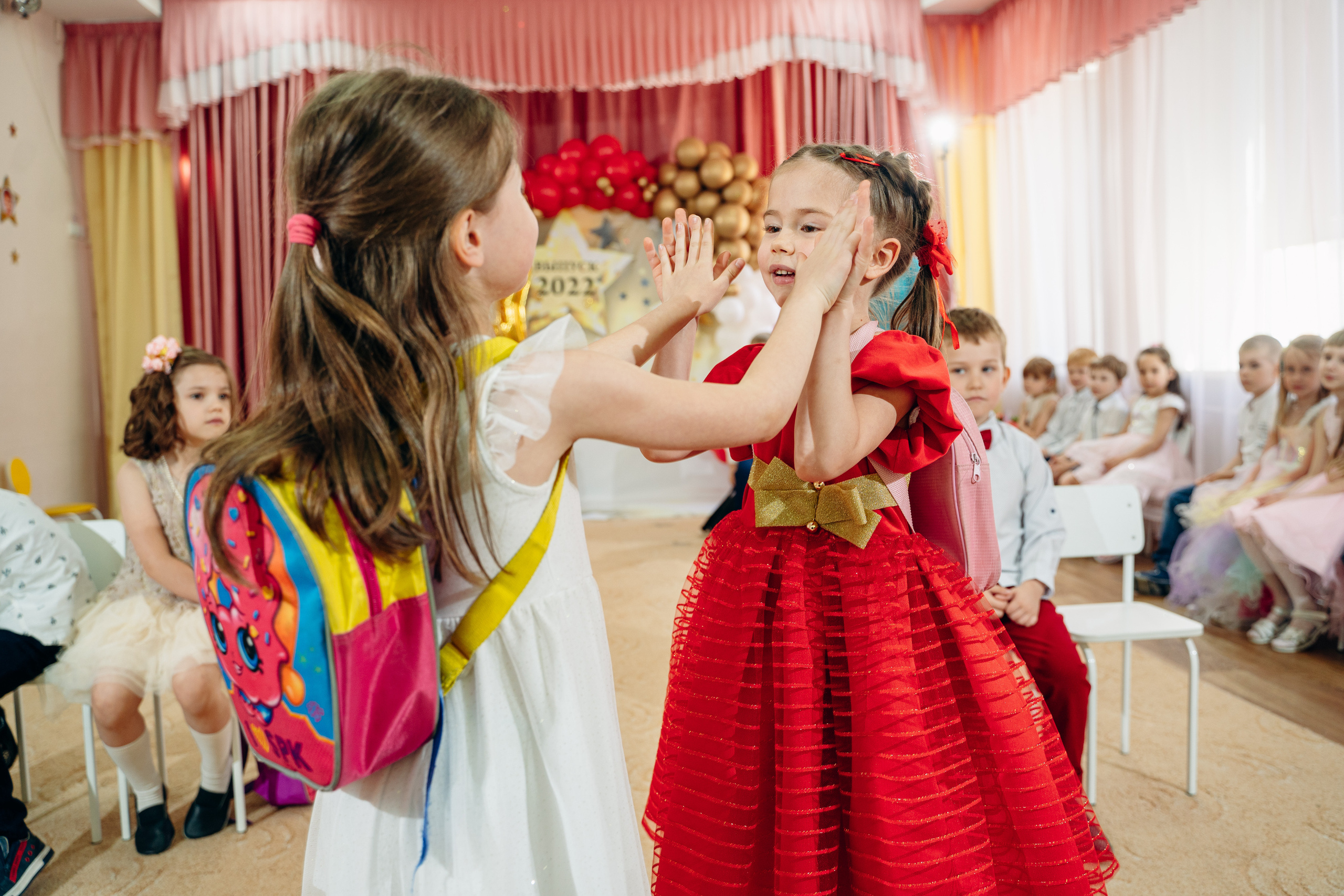 Выпускной в детском саду. Выпускные альбомы для детского сада и школы в Красноярске Мария Русяев