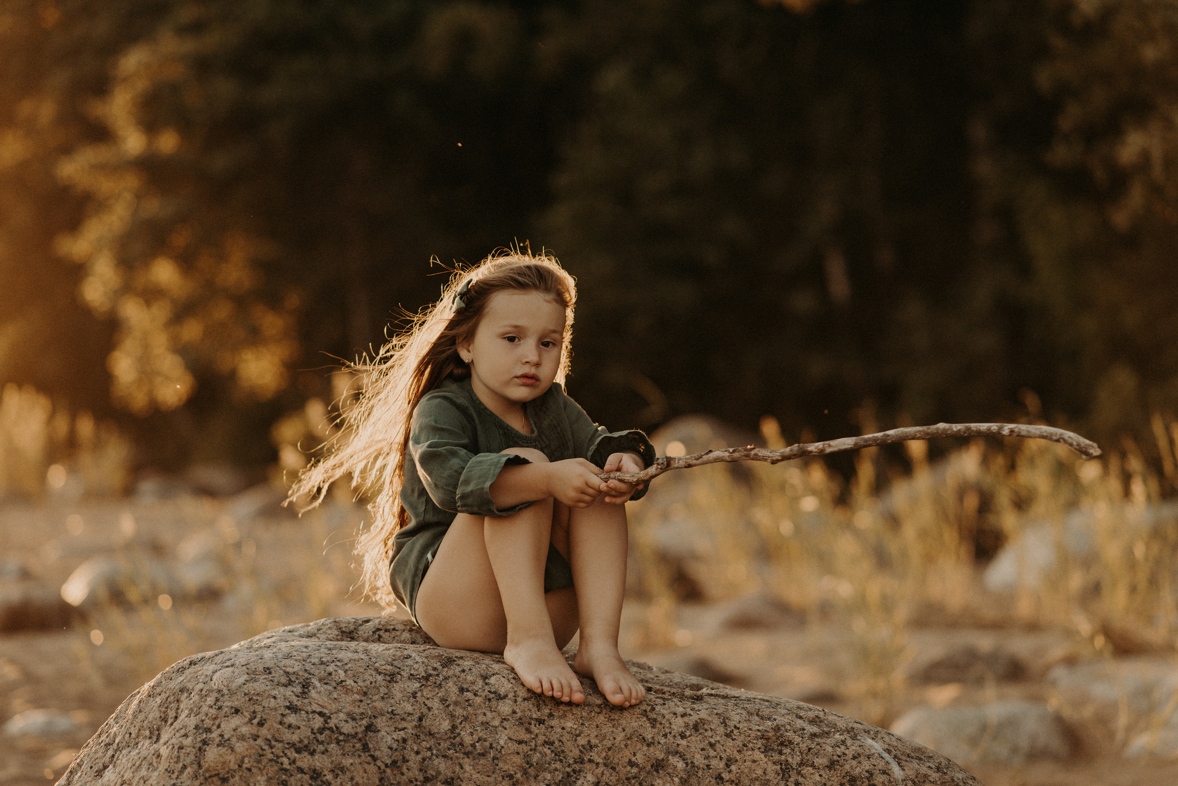 семейная фотосессия на заливе на закате