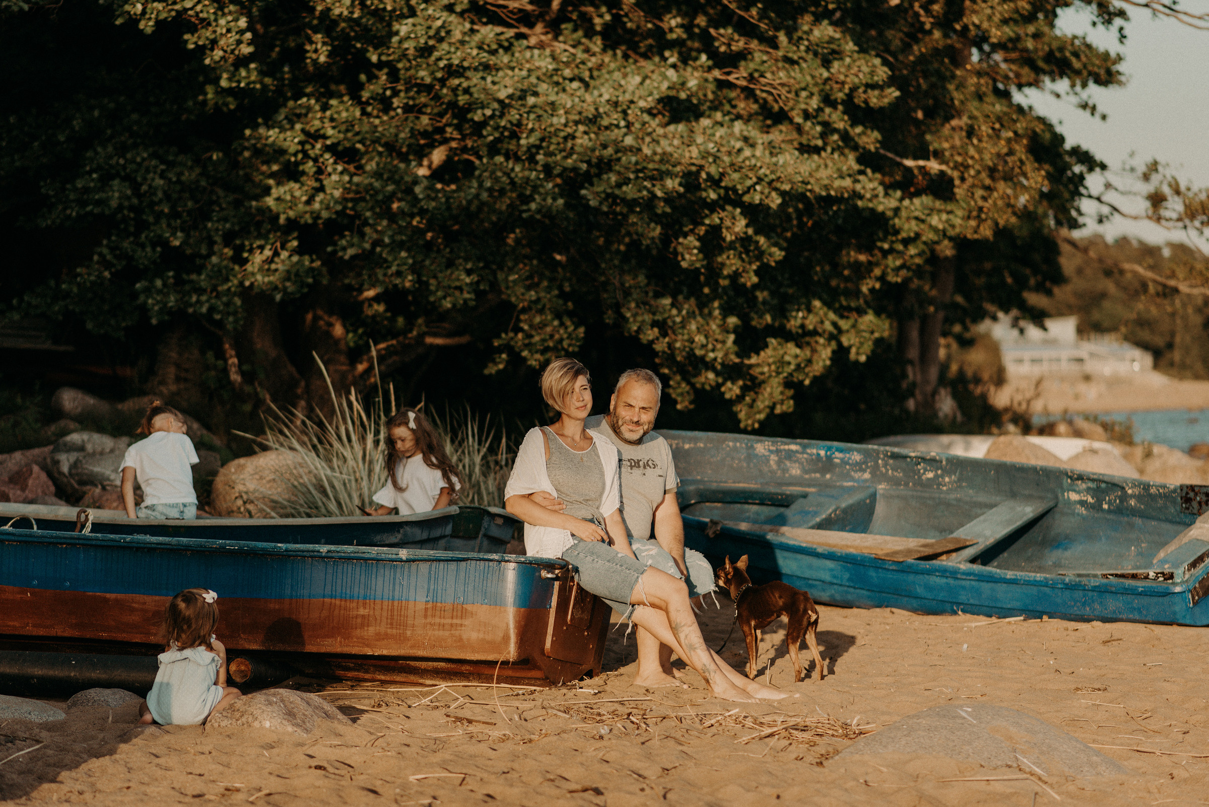 семейная фотосессия на заливе на закате