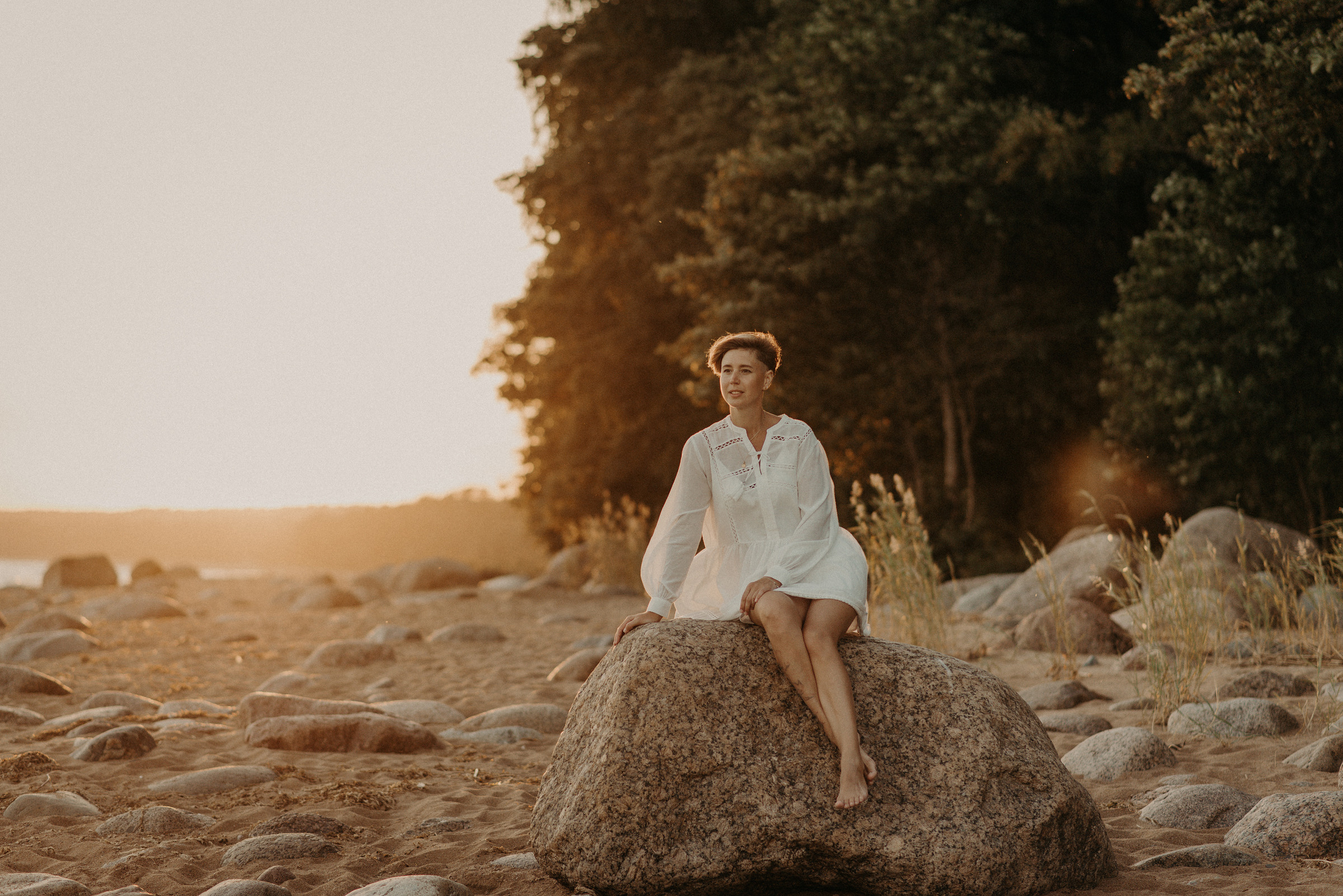 семейная фотосессия на заливе на закате