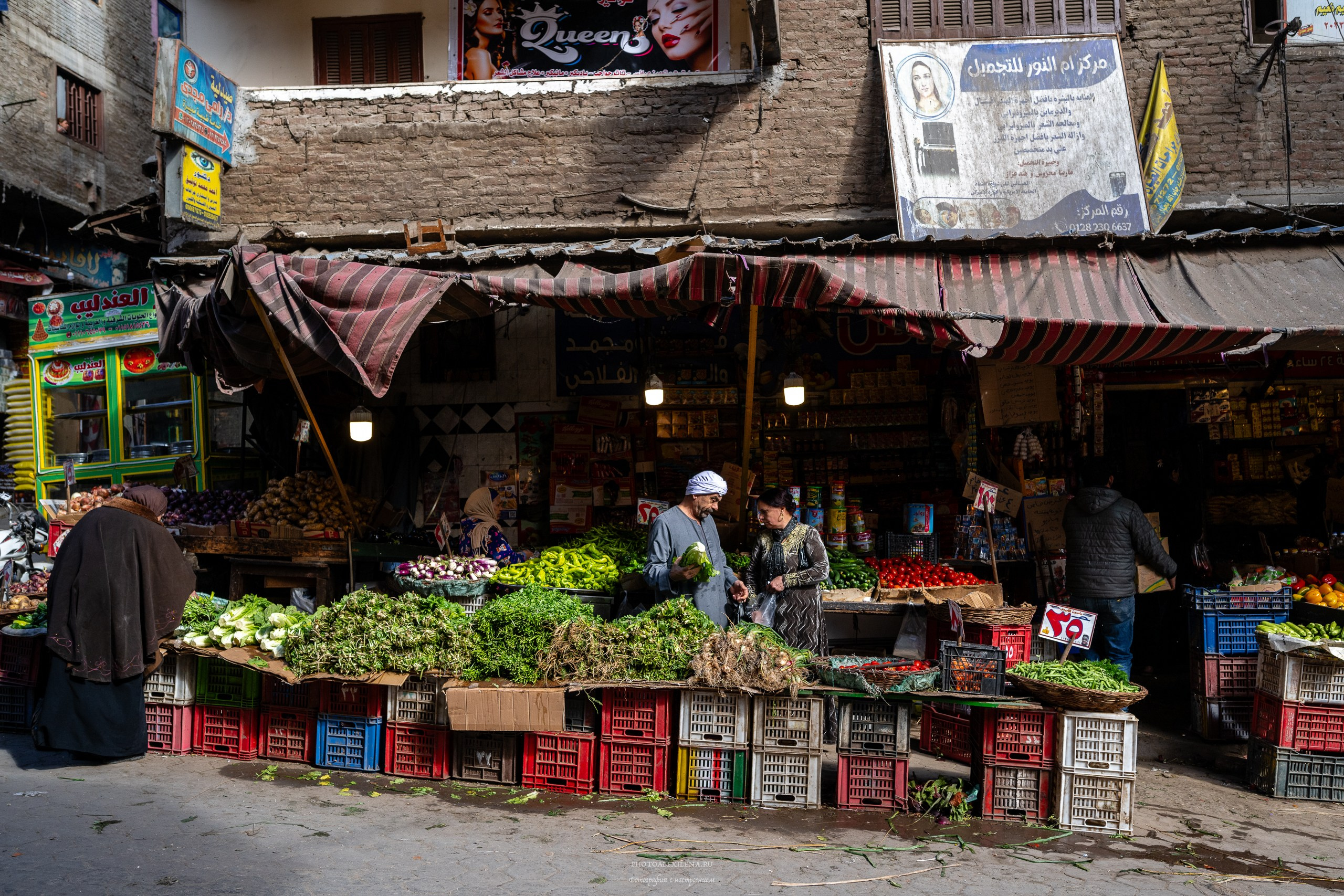 Пещерный монастырь и город мусорщиков. Авторские стильные фотокартины