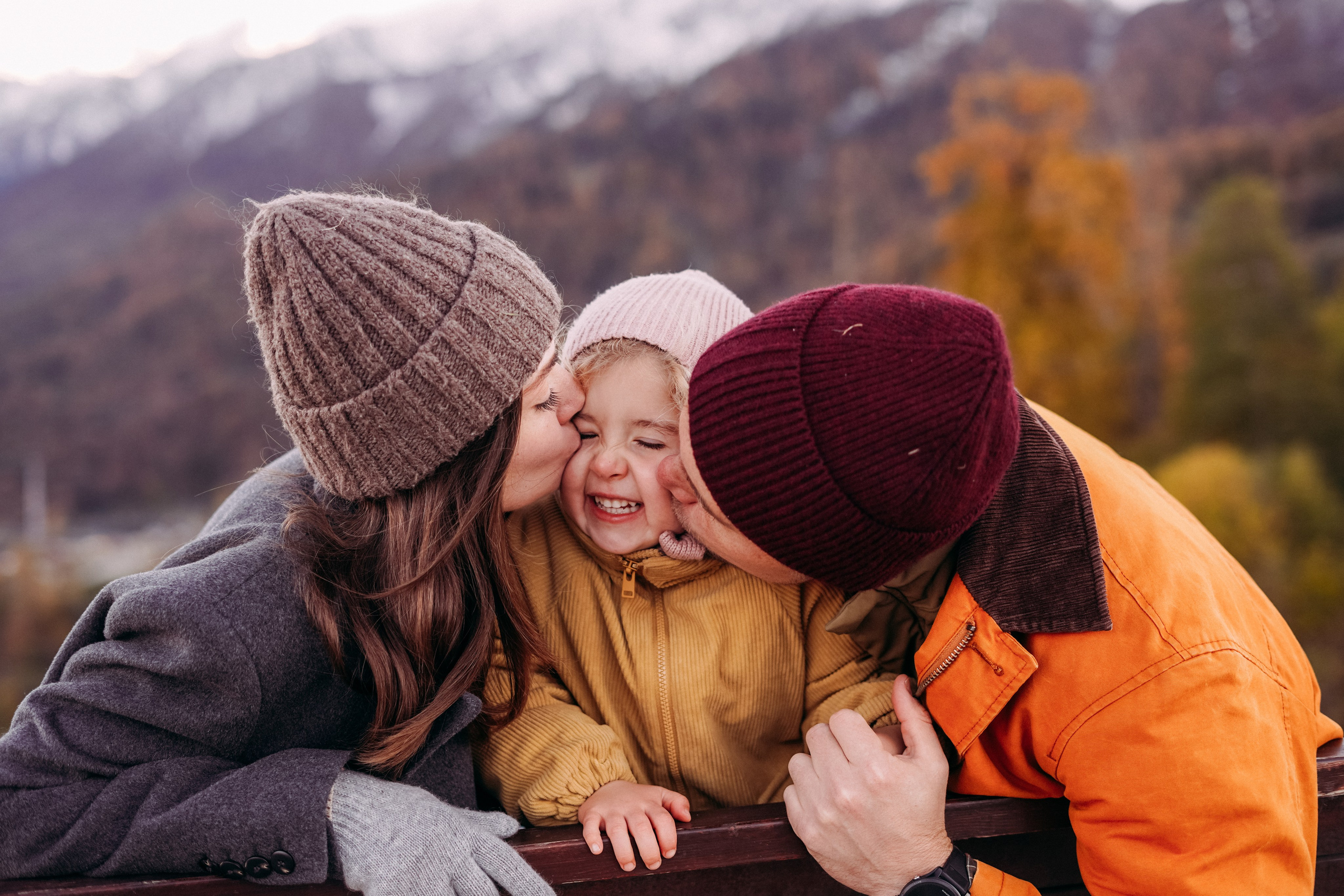 Алексей, Анна и Валентина в Горной Олимпийской деревне. Фотограф в Сочи и Абхазии | Фототуры | September Air