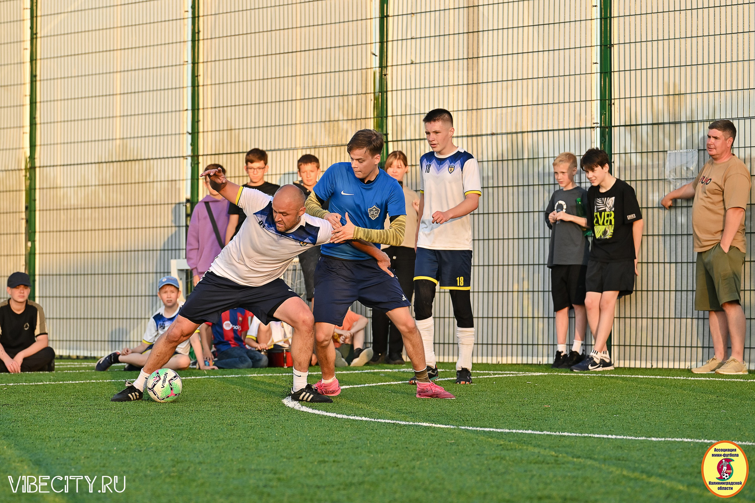 ИГРЫ МИНИ-ФУТБОЛЬНОЙ И КОРПОРАТИВНОЙ ЛИГИ. VIBECITY.RU Вайб Сити Ру Фоторепортажи Фотоотчеты Калининград