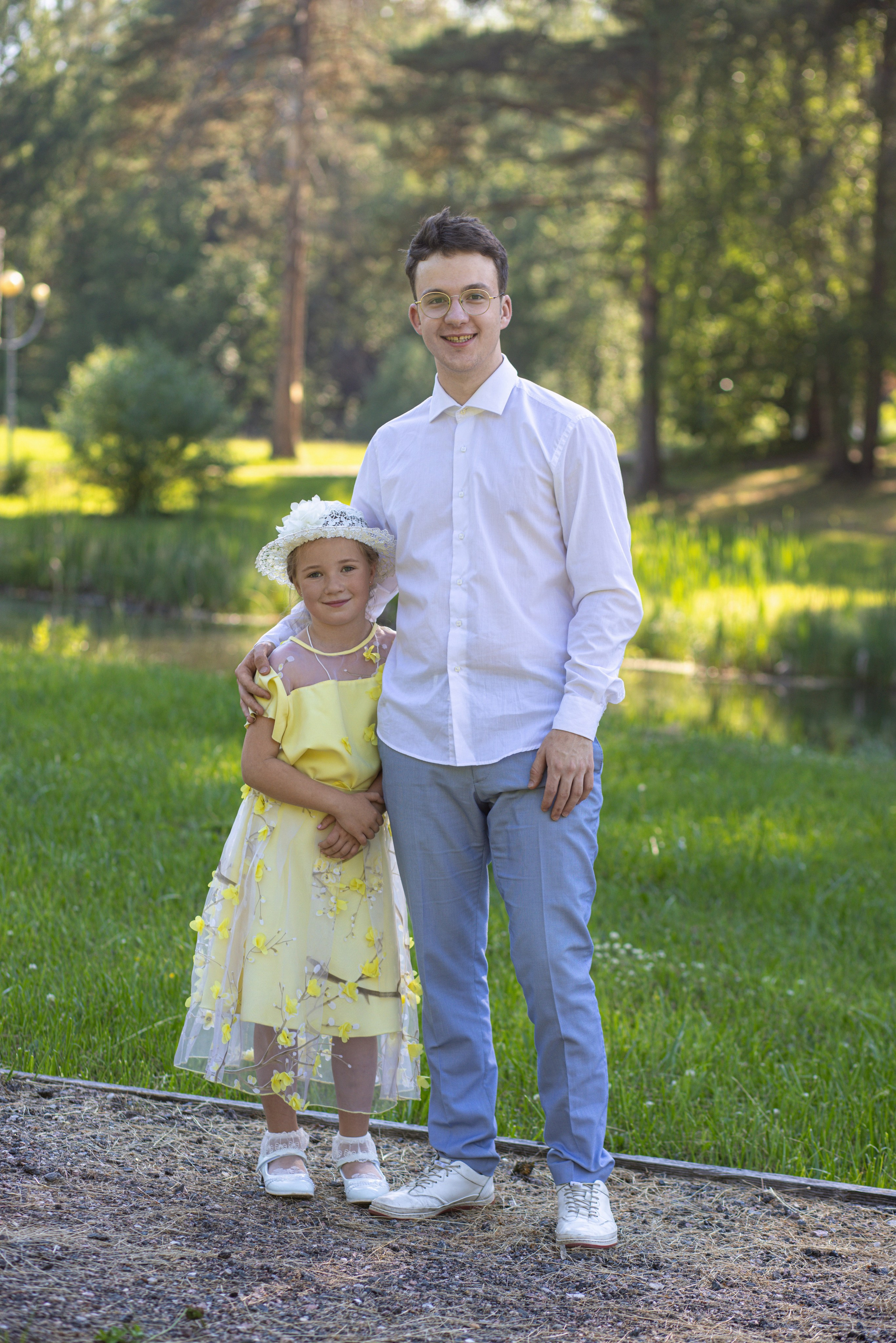 Фотосессия на выпускной. Школа № 12, 11 класс, 2024 г. Студия выпускных альбомов Остров