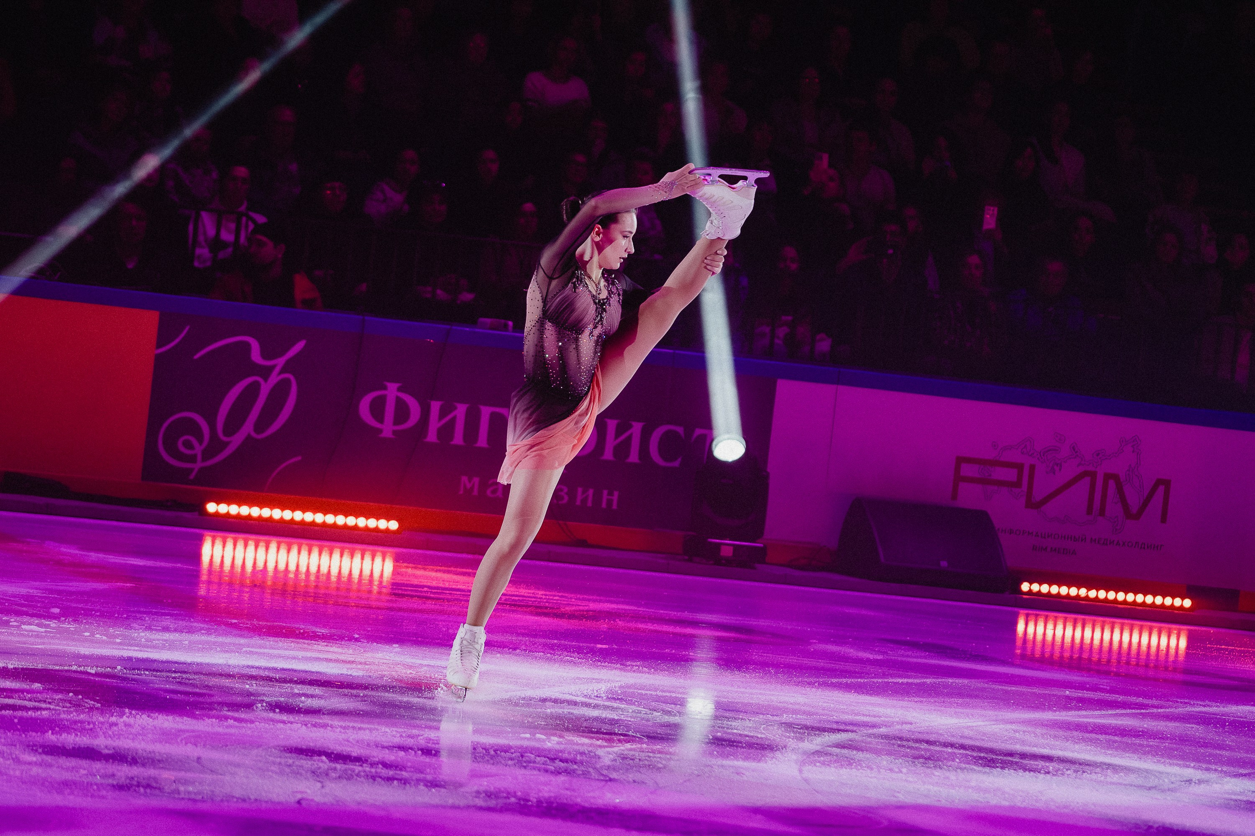 Шоу Этери Тутберидзе в Новосибирске. Воробьева Ксения — Спортивный и танцевальный фотограф Новосибирск