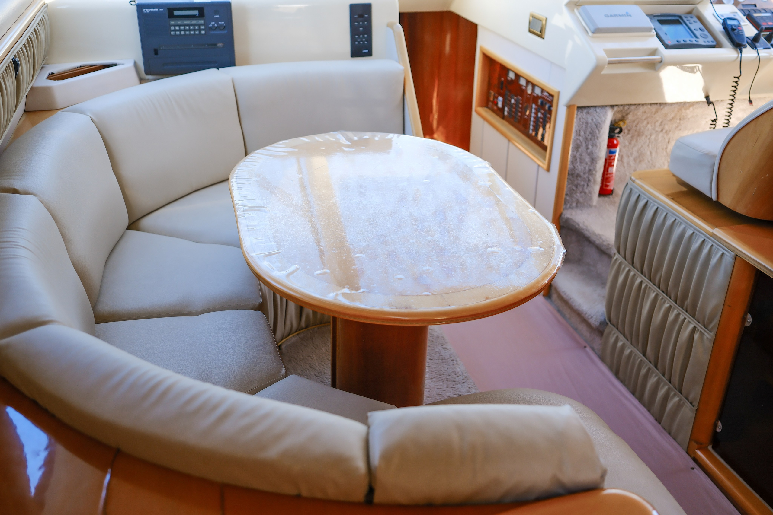 Яхта Принцесса 56 Аренда Яхты в Сочи Яхтанаморе YACHTNAMORE YACHTANAMORE