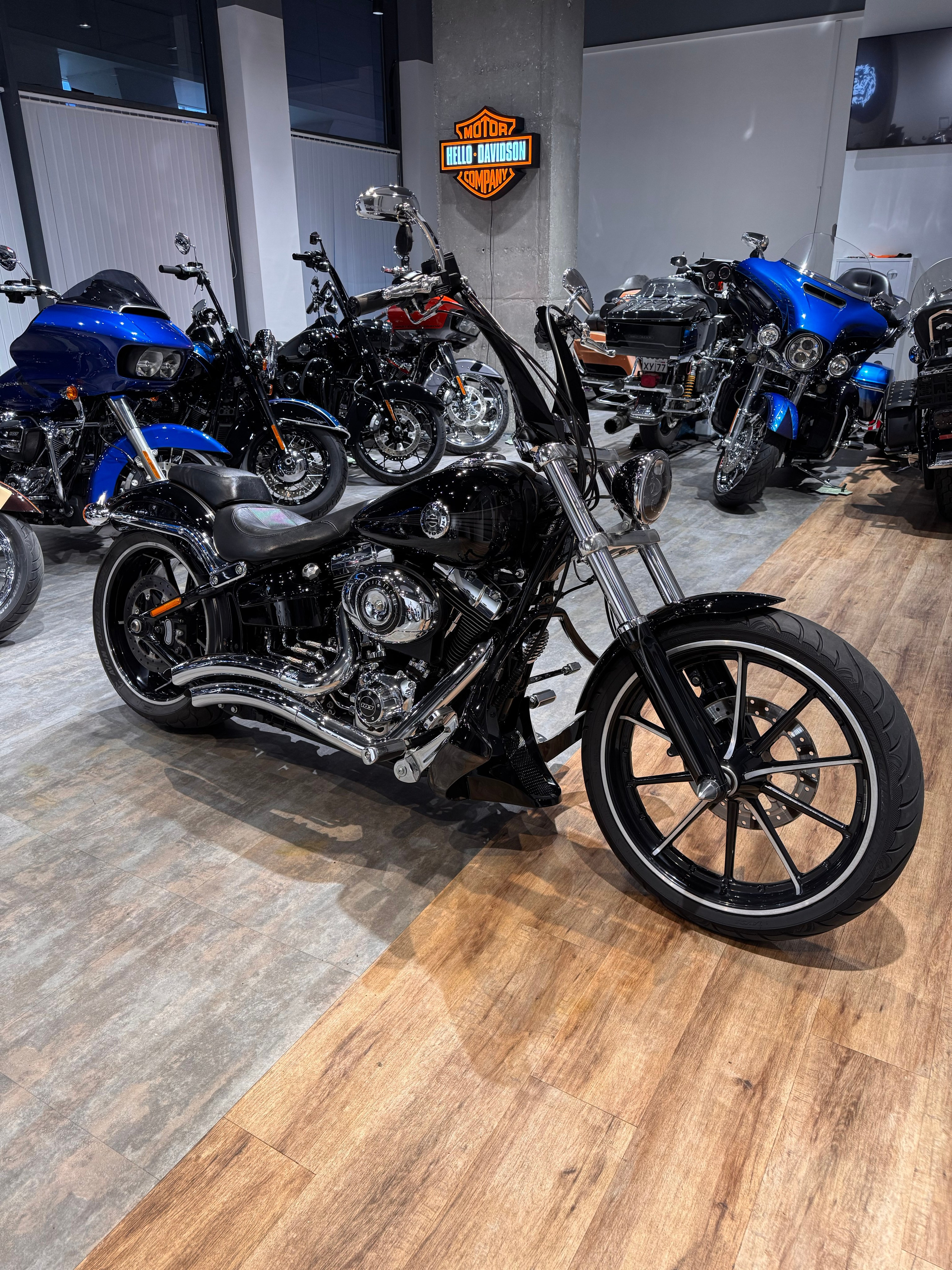 Harley Davidson 2014 Breakout Black Mantis — купить мотоцикл. Hello Davidson, Москва. Только хорошие мотоциклы…
