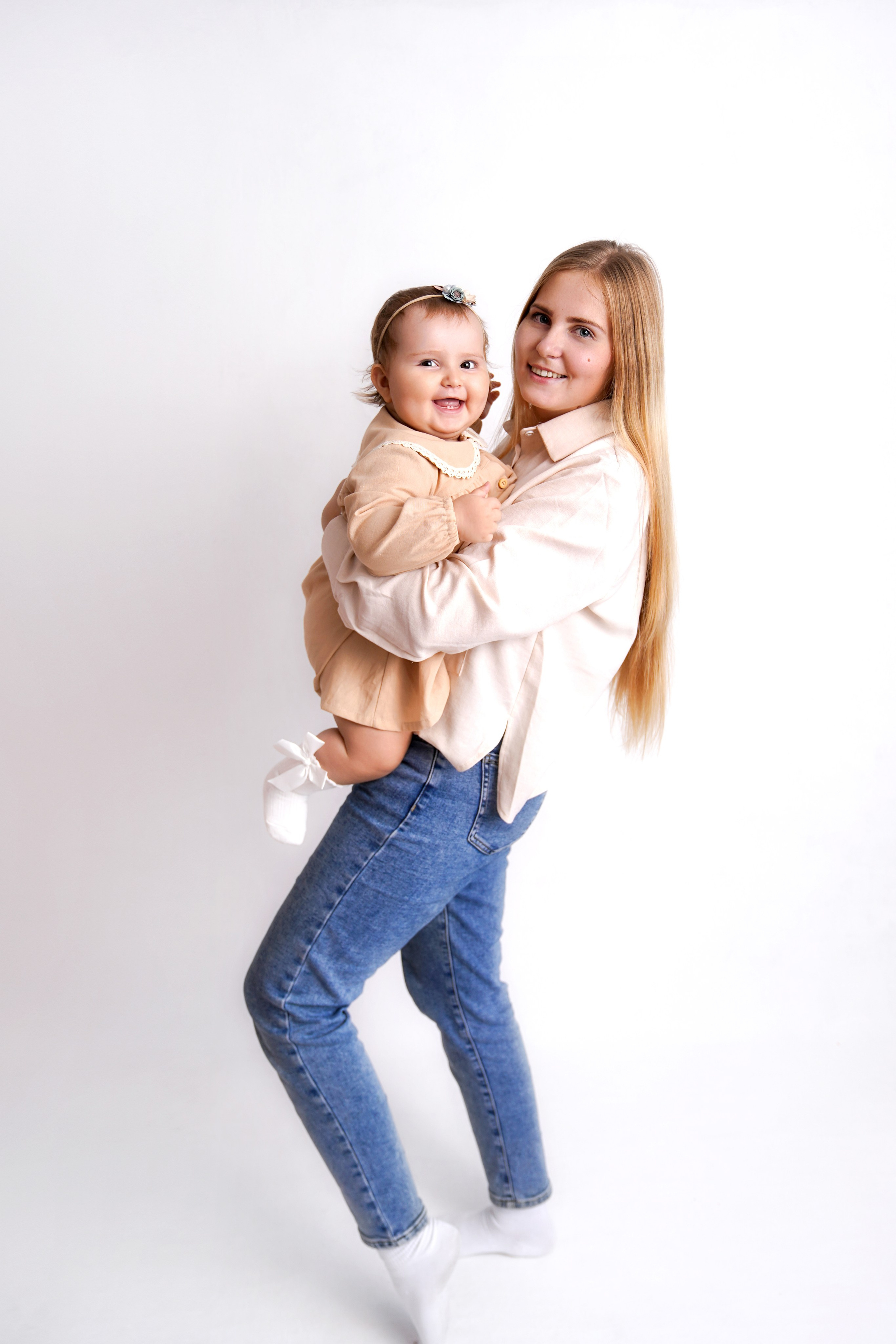 Фотосессия ГОДОВАСИЕ. Фотограф новорожденных, детей до года и беременных в Симферополе