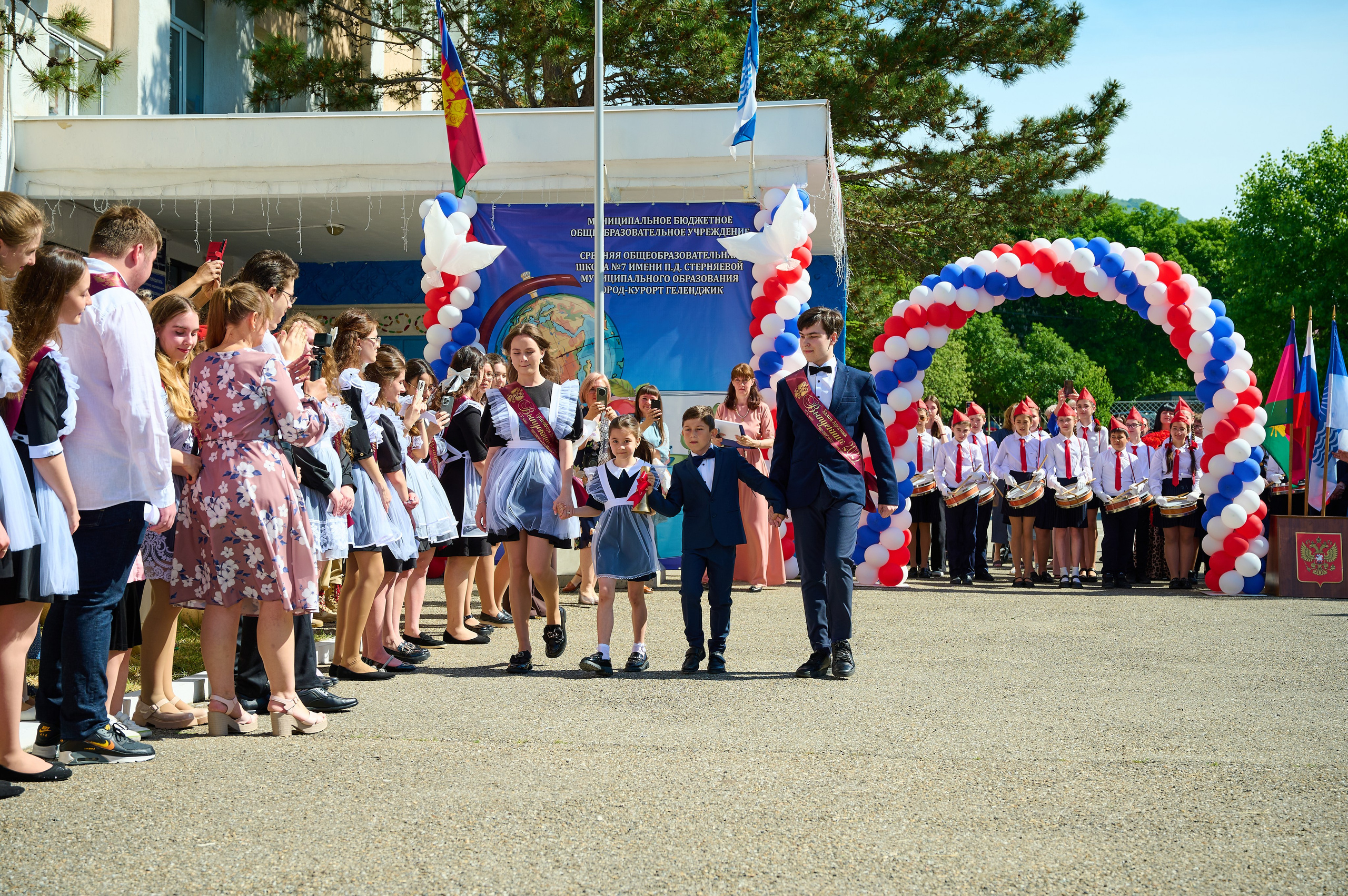Последний звонок 2025. Жизнь курорта Кабардинка в фотографиях