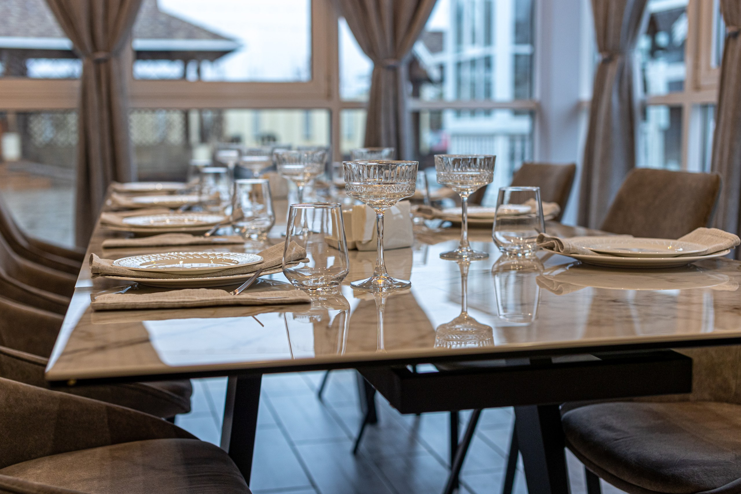 Банкетный зал ресторана «Дача». Фотограф в Оренбурге. Профессиональный фотограф