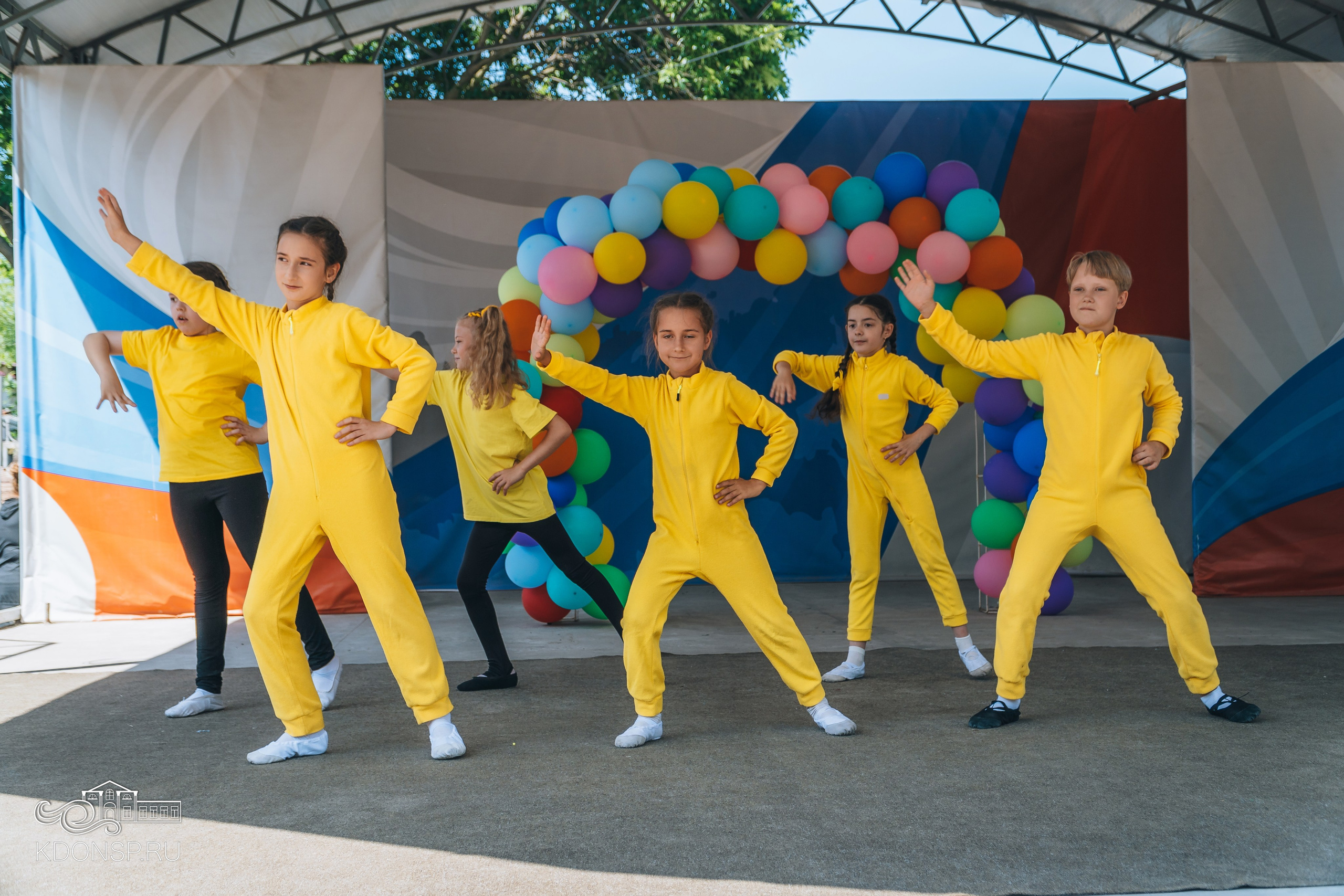 Должны смеяться дети. Новотитаровский Дом культуры