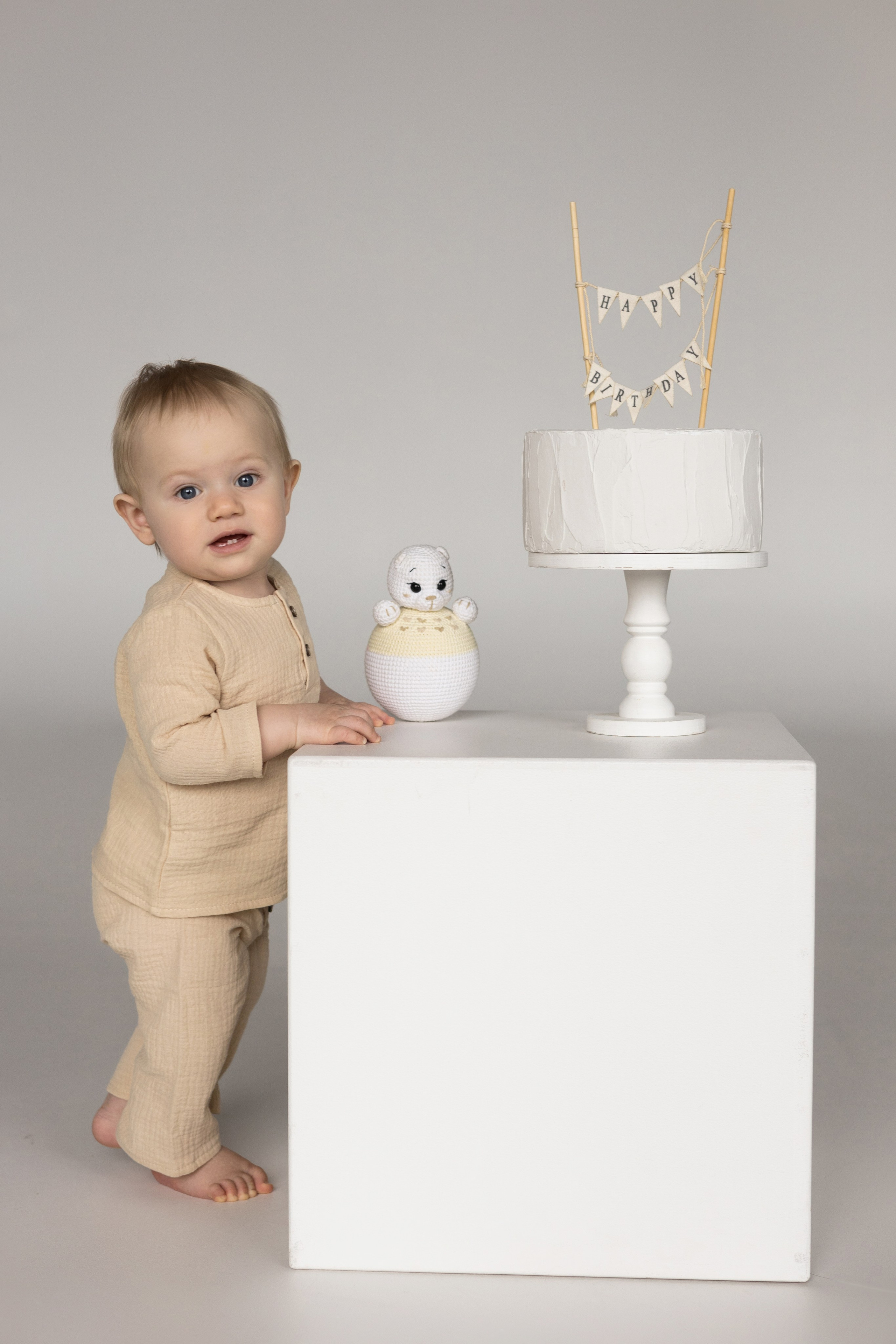 Фотосессия 1 года — студия, семья, годик в Красноярске | Vetaphoto. Фотограф беременности и новорожденных в Красноярске Вета Ланская