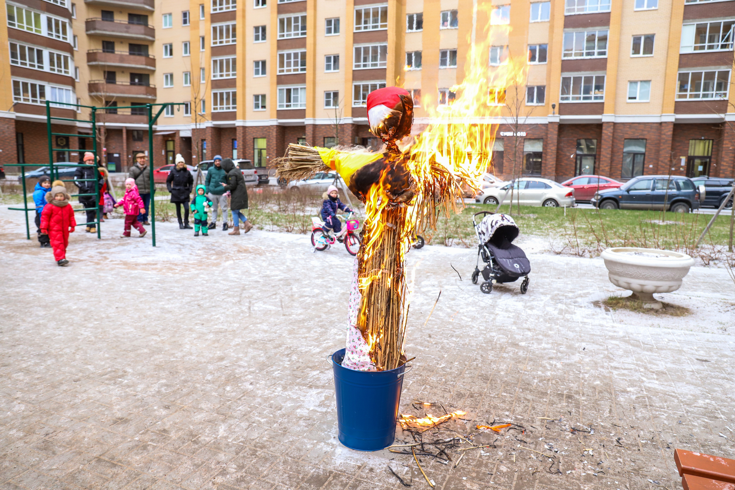 Масленица в английском детском саду Sun School. Фотограф в Санкт-Петербурге Наталья Брилькова
