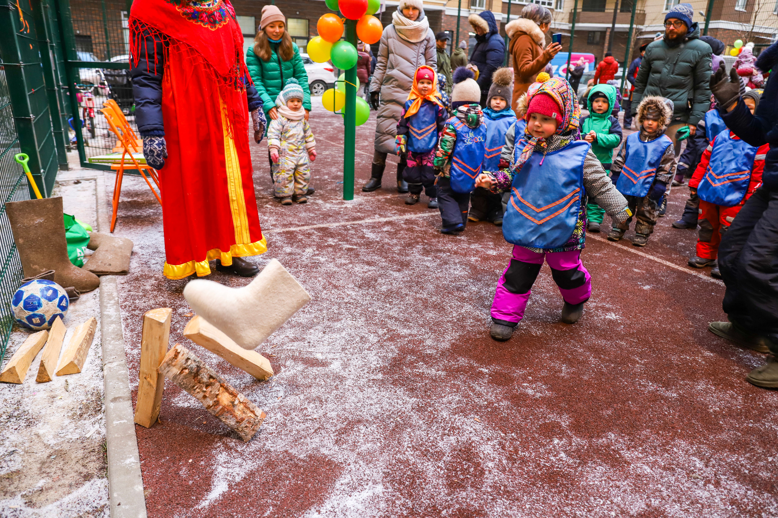 Масленица в английском детском саду Sun School. Фотограф в Санкт-Петербурге Наталья Брилькова