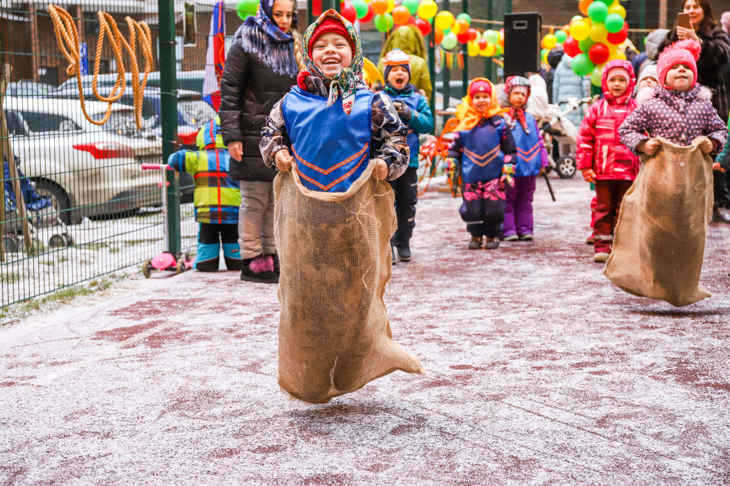 Масленица в английском детском саду Sun School. Фотограф в Санкт-Петербурге Наталья Брилькова