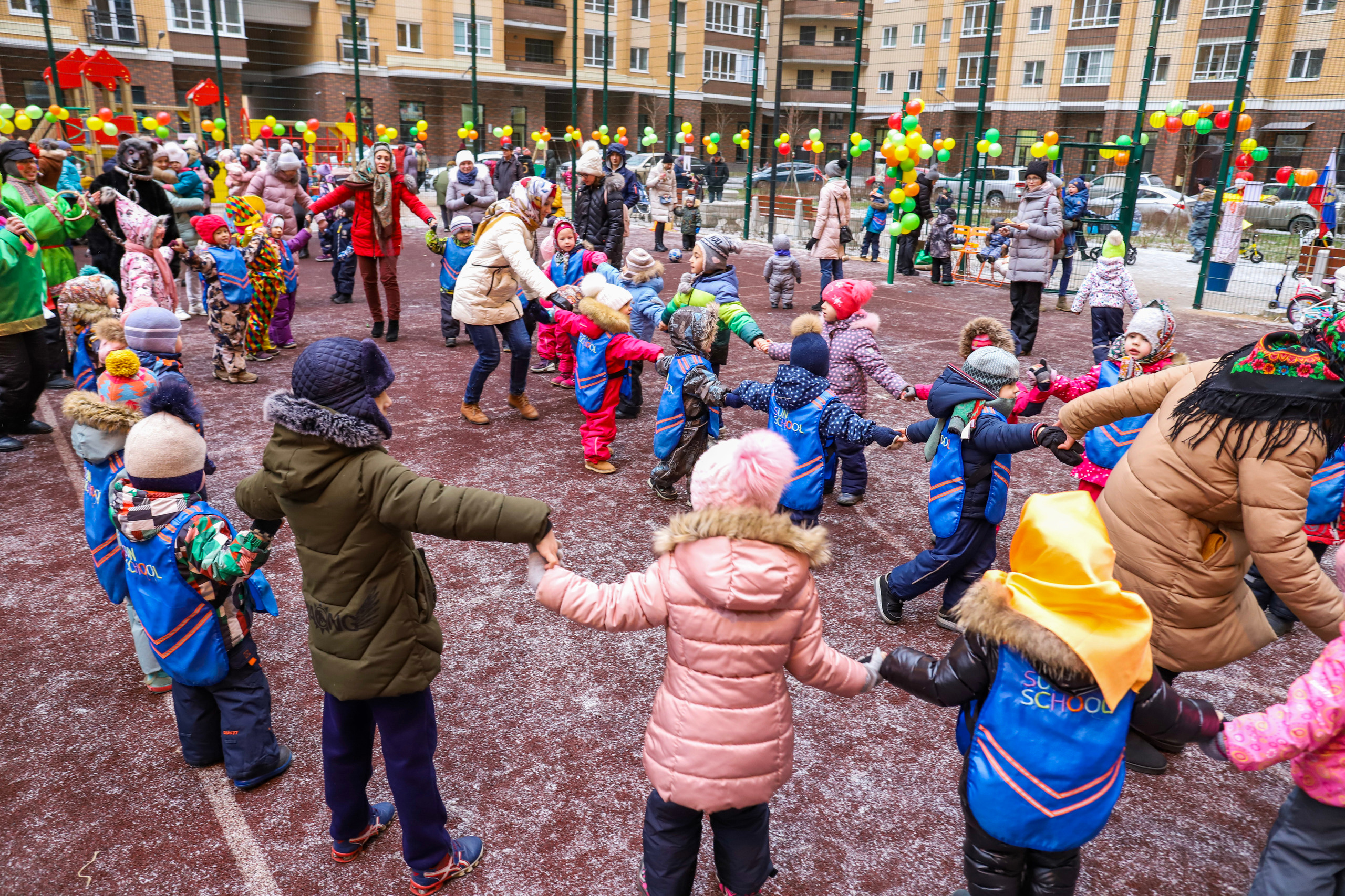 Масленица в английском детском саду Sun School. Фотограф в Санкт-Петербурге Наталья Брилькова