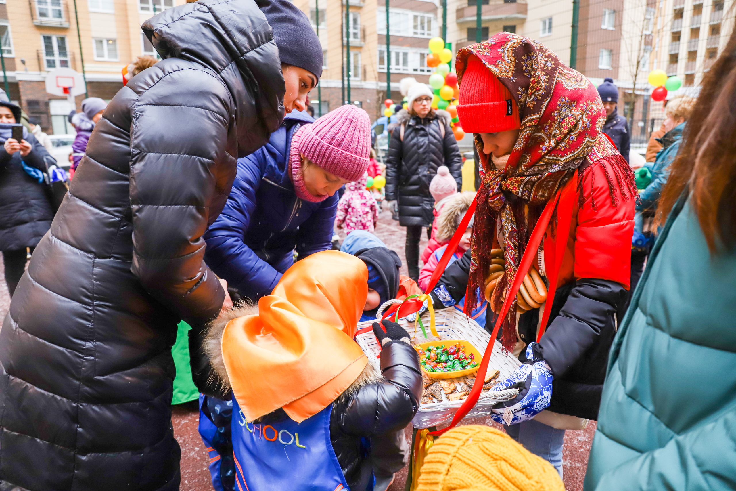 Масленица в английском детском саду Sun School. Фотограф в Санкт-Петербурге Наталья Брилькова