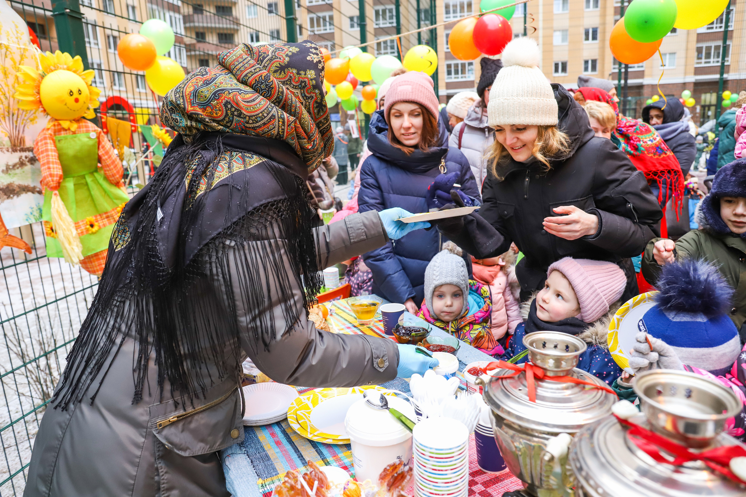 Масленица в английском детском саду Sun School. Фотограф в Санкт-Петербурге Наталья Брилькова