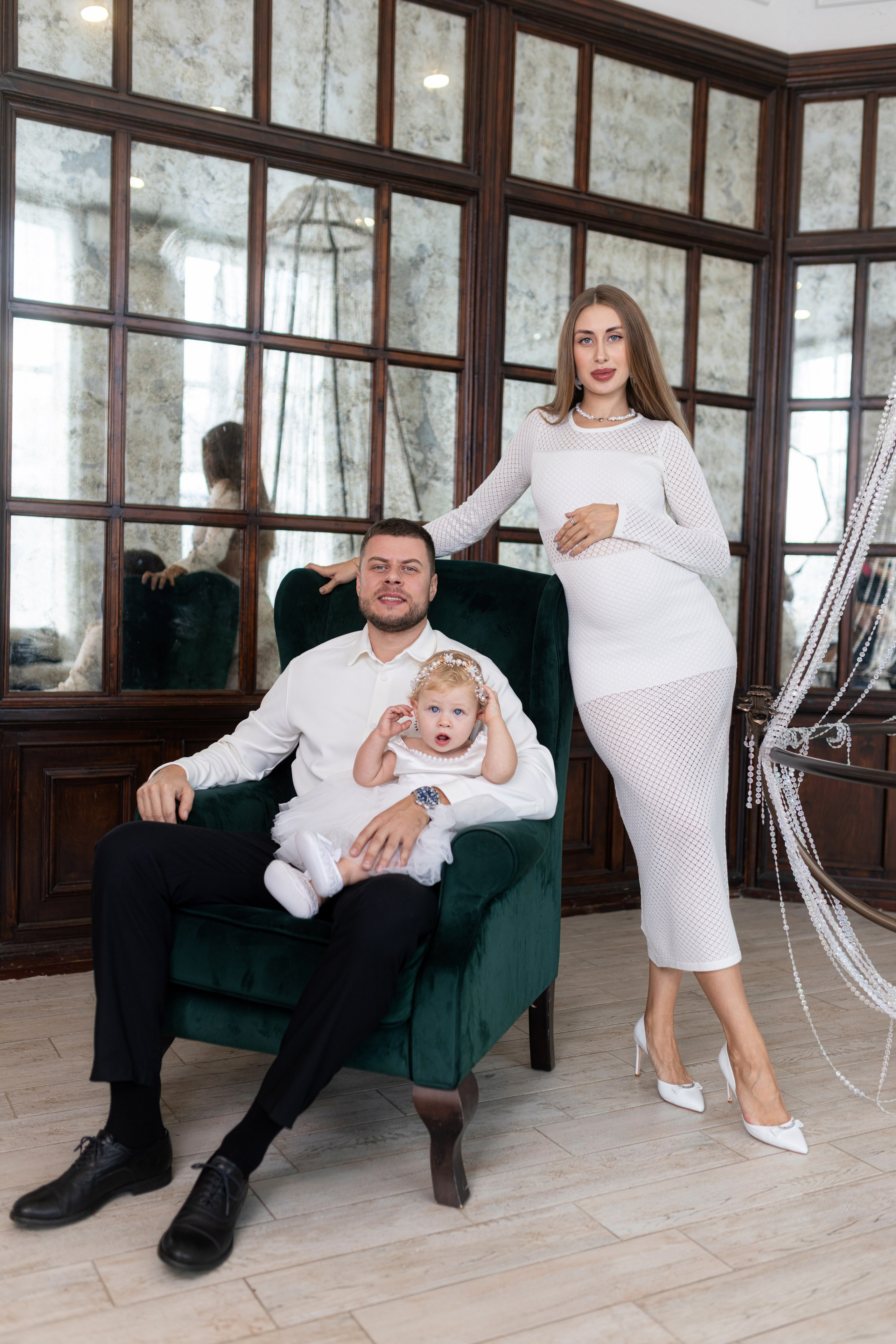 Семейная съемка для Яны и Дани в интерьере. Дмитрий Шульгин, портретный фотограф в Воронеже