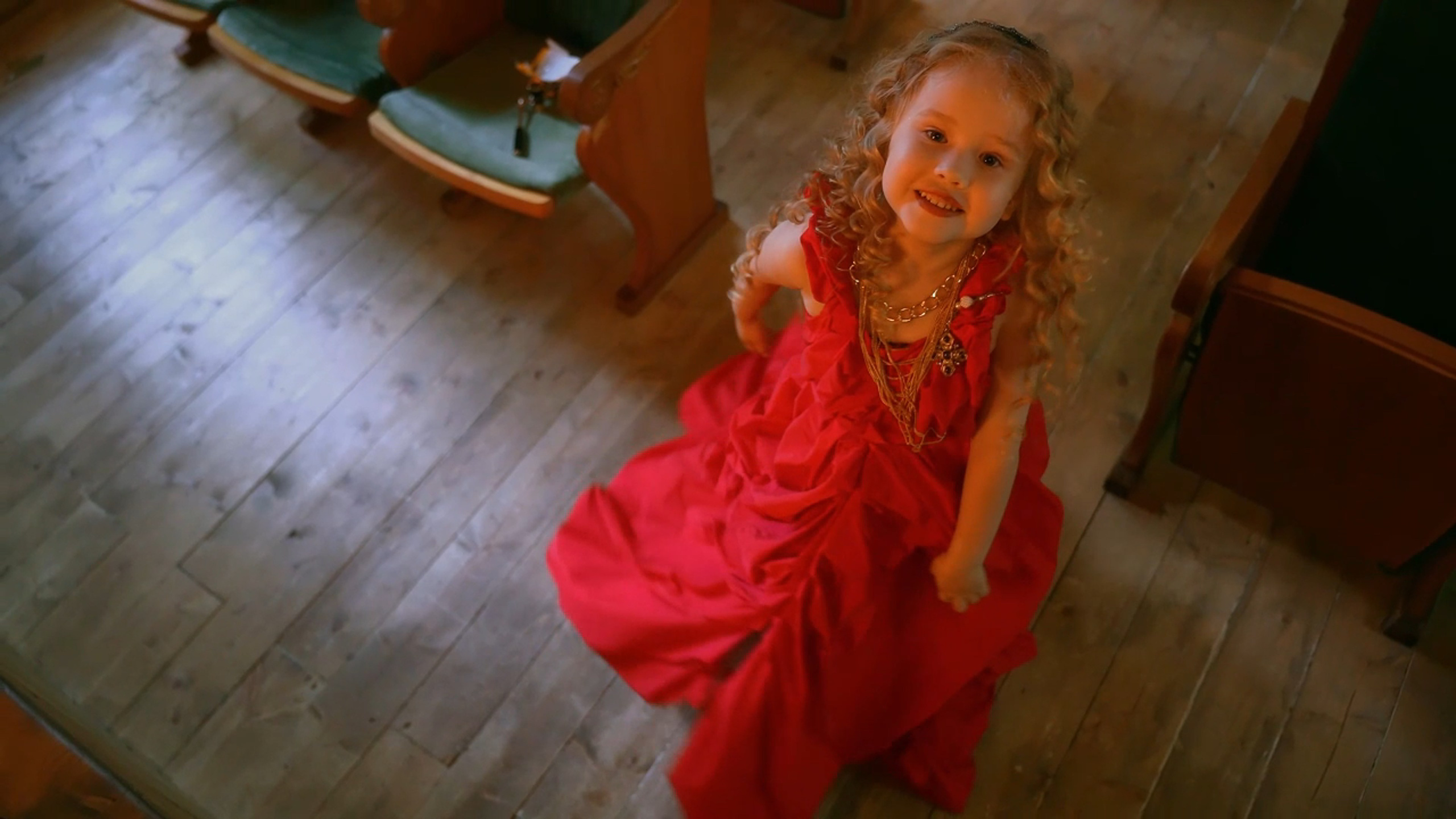 Наталья и Яна — Не просто съёмки, а целые миры 🎬. Видеограф / Фотограф  — Яна Спащанская