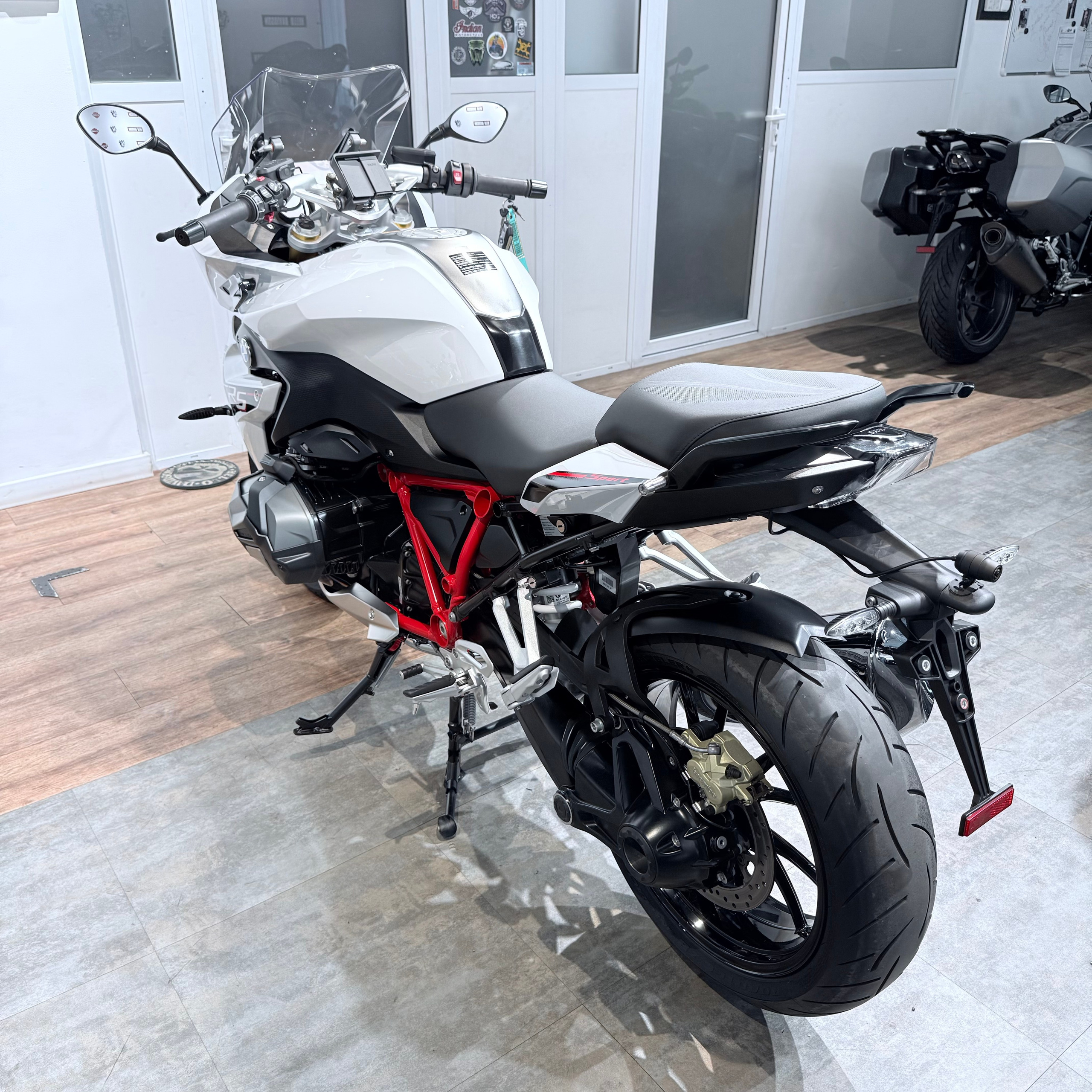 2022 ВМW R1250RS Sрort ABS Light White Red Frаmе. Hello Davidson, Москва. Только хорошие мотоциклы…