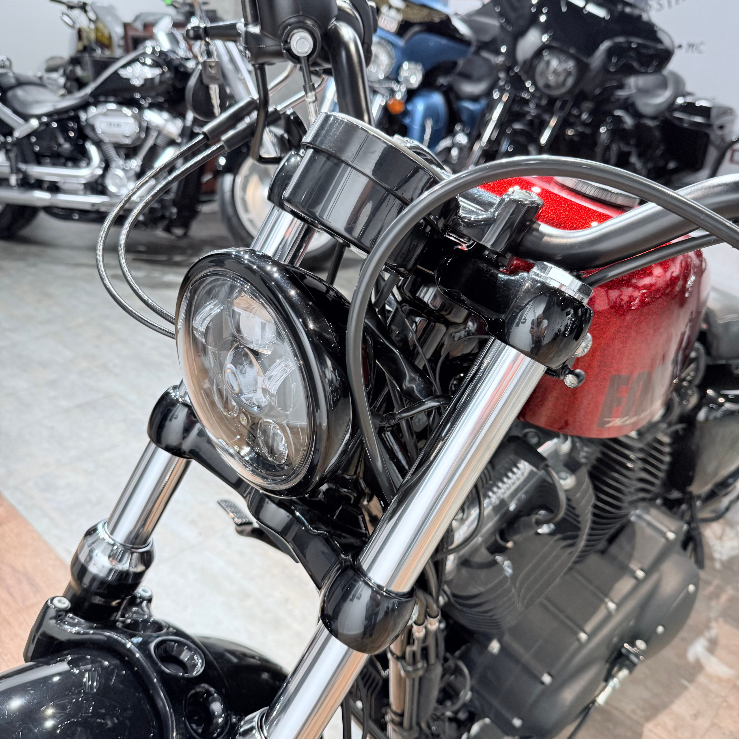 Купить Harley-Davidson 2015 Forty-Eight 1200 ABS (Softail/Dyna) — подробнее на сайте. Hello Davidson, Москва. Только хорошие мотоц