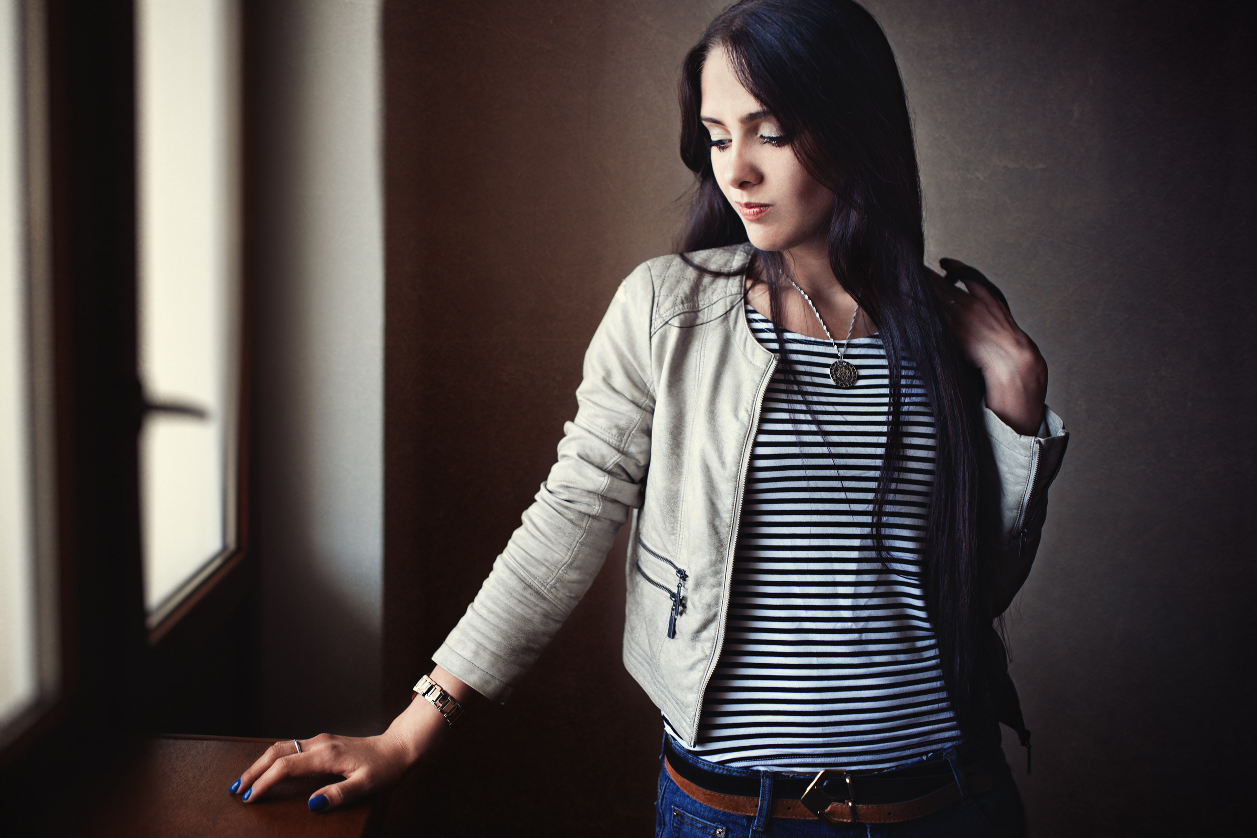 Портреты у окна с Алиной для «себя»