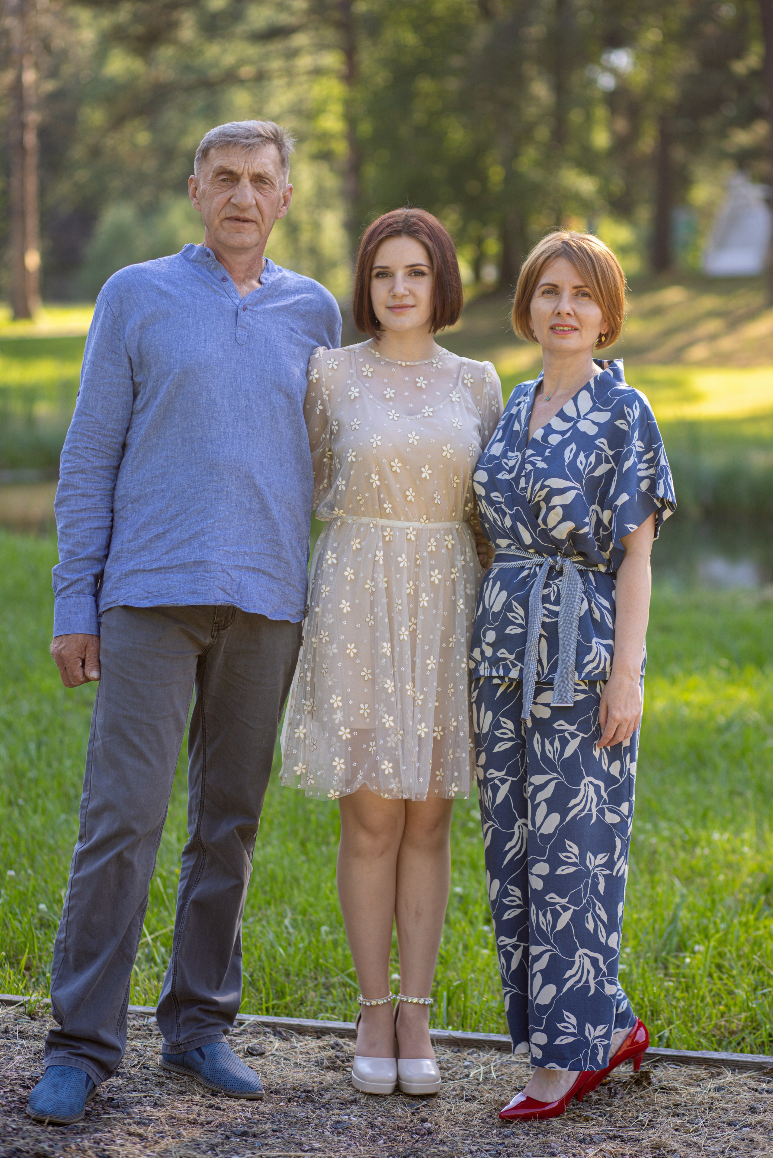 Фотосессия на выпускной. Школа № 12, 11 класс, 2024 г. Студия выпускных альбомов Остров