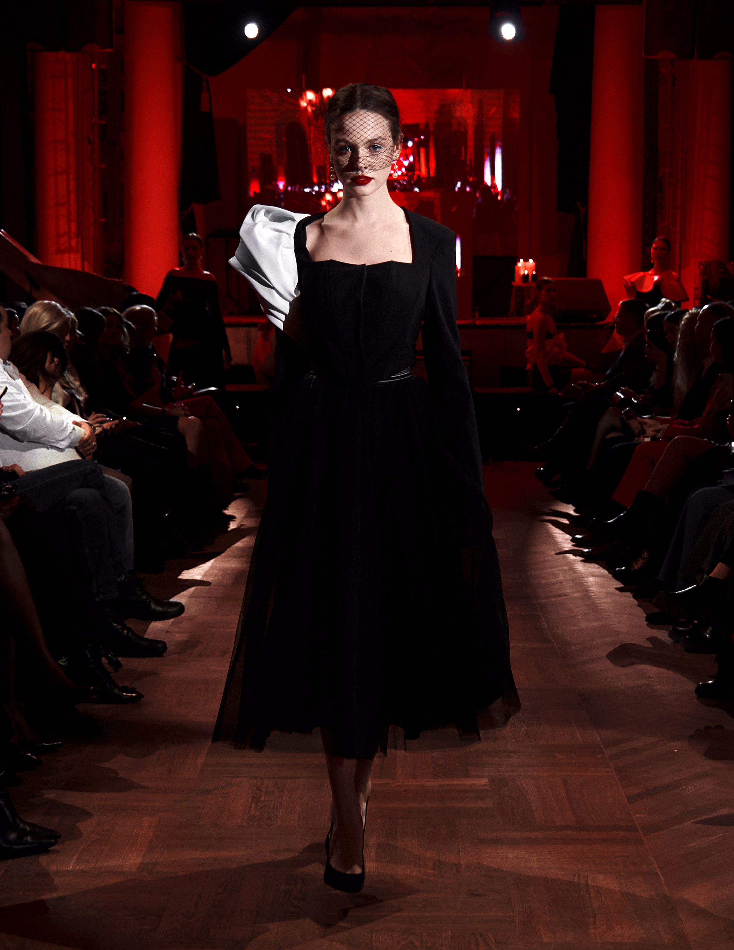 Beauty in details. Horizont ZIN | Bold fashion | Innovative art